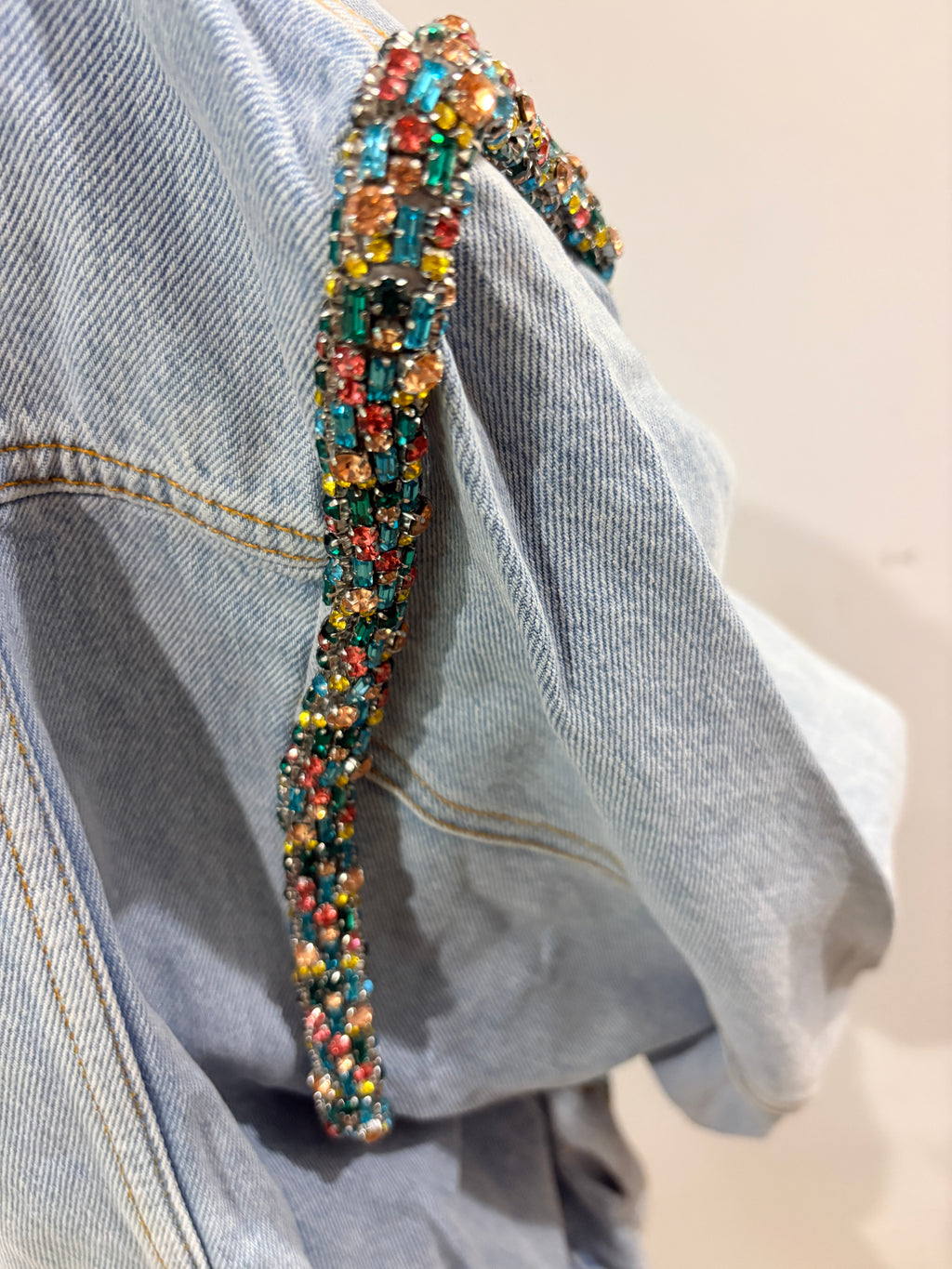 Veste en jeans strassée Sandro "Paloma" – Neuve avec étiquette – Taille 40