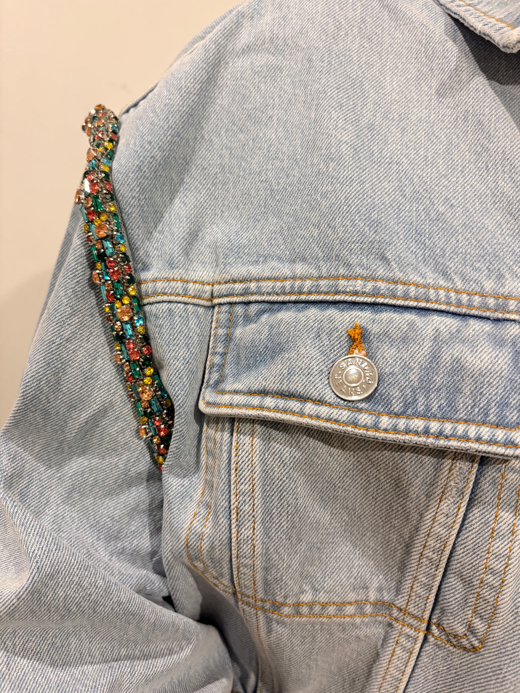 Veste en jeans strassée Sandro "Paloma" – Neuve avec étiquette – Taille 40