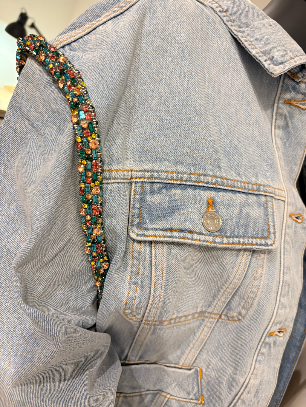 Veste en jeans strassée Sandro "Paloma" – Neuve avec étiquette – Taille 40