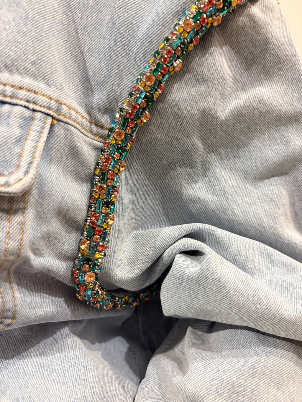 Veste en jeans strassée Sandro "Paloma" – Neuve avec étiquette – Taille 40