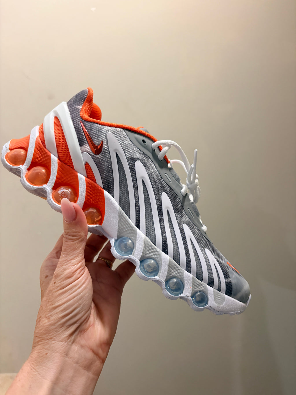 Palace x Nike Air Max Dn8 SP Dusty Grey Safety Orange – Neuve avec étiquette NIKE