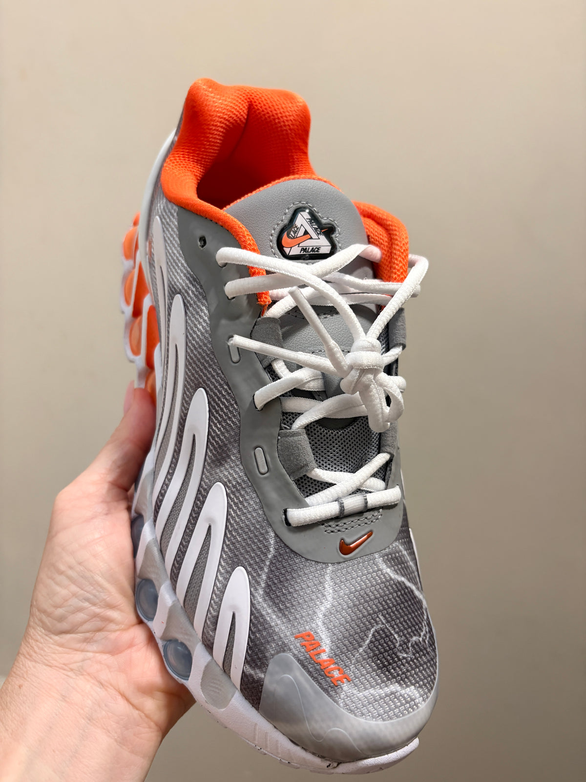 Palace x Nike Air Max Dn8 SP Dusty Grey Safety Orange – Neuve avec étiquette NIKE
