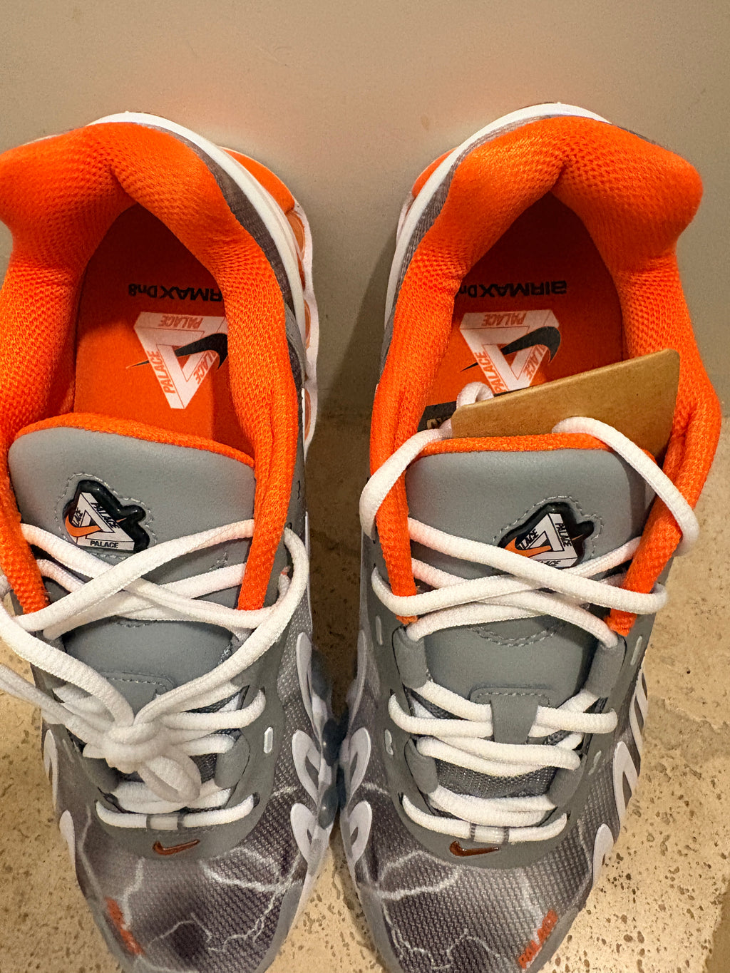 Palace x Nike Air Max Dn8 SP Dusty Grey Safety Orange – Neuve avec étiquette NIKE