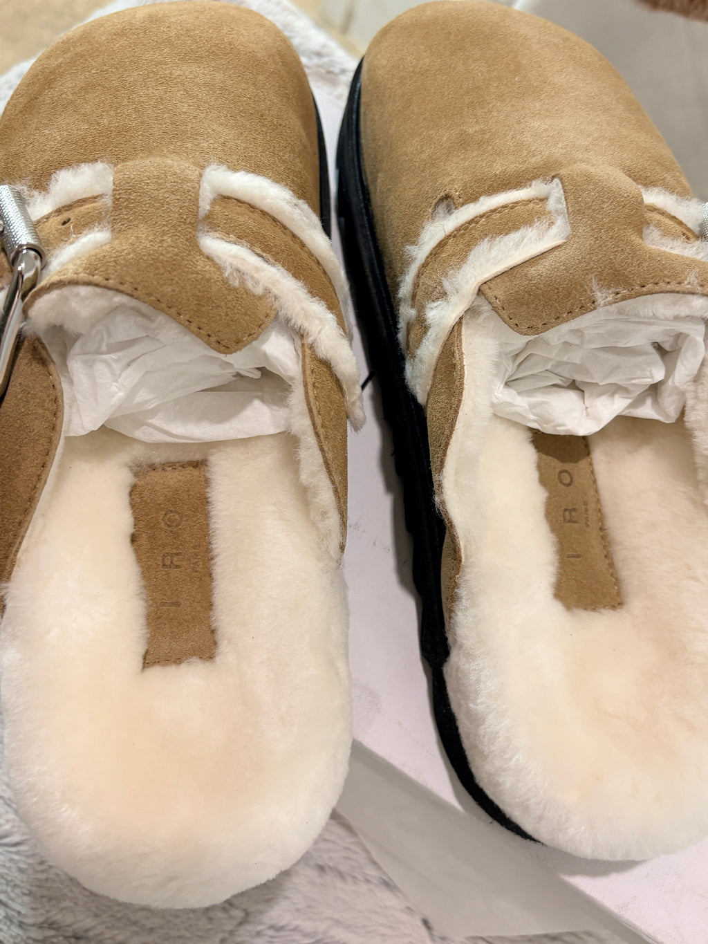 Sabots Fourrés en Suède Fluffy - IRO Paris - Camel