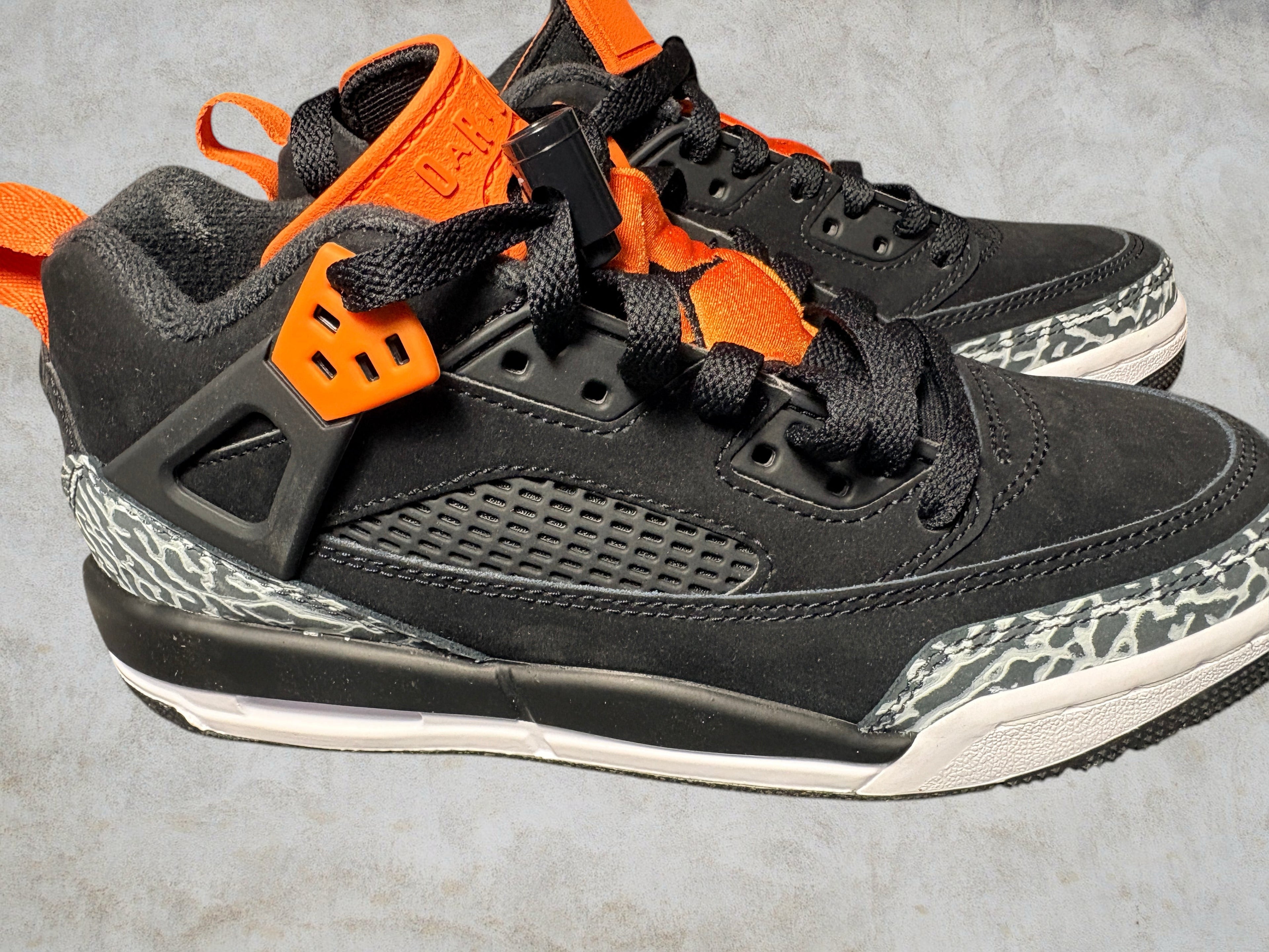 Jordan Spizike Low "Black Starfish" (Grade School)