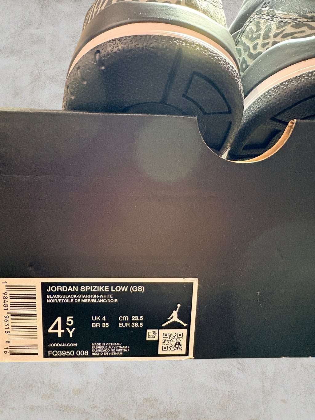 Jordan Spizike Low "Black Starfish" (Grade School)