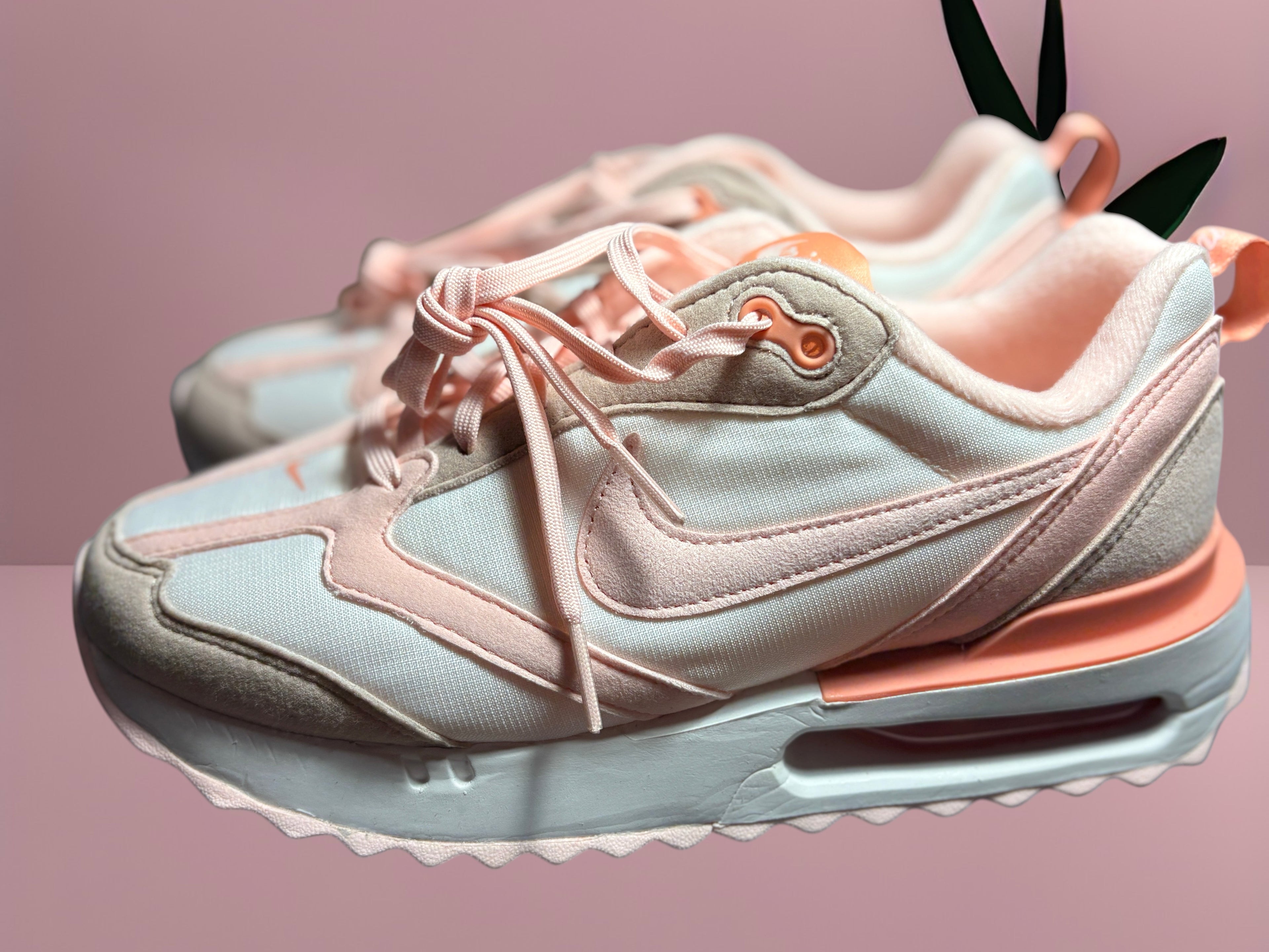 Nike Air Max Dawn Neuve "Blanc / Rose Pâle" – Taille 37.5