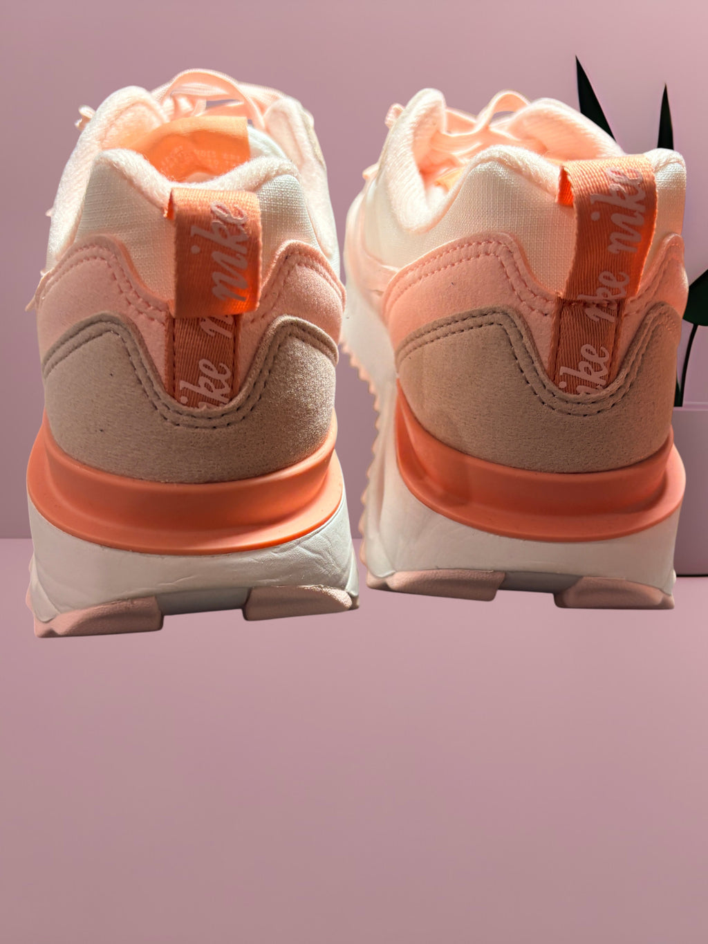 Nike Air Max Dawn Neuve "Blanc / Rose Pâle" – Taille 37.5