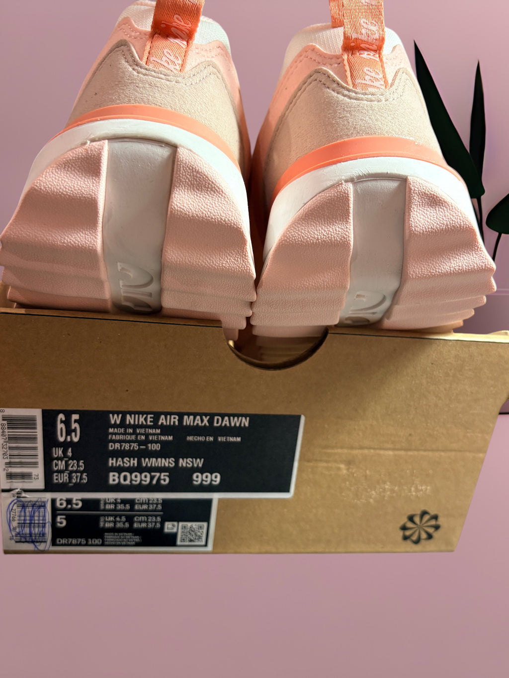 Nike Air Max Dawn Neuve "Blanc / Rose Pâle" – Taille 37.5