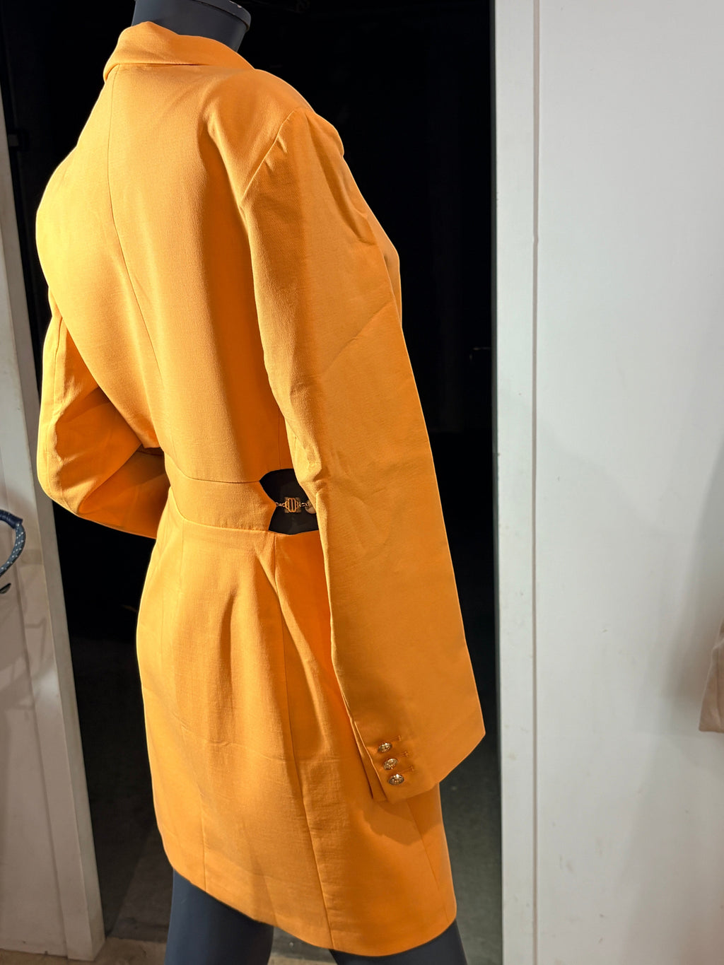 Robe Blazer Ajustée à Découpes – Orange Flash – Taille 40 (Neuve avec étiquette)