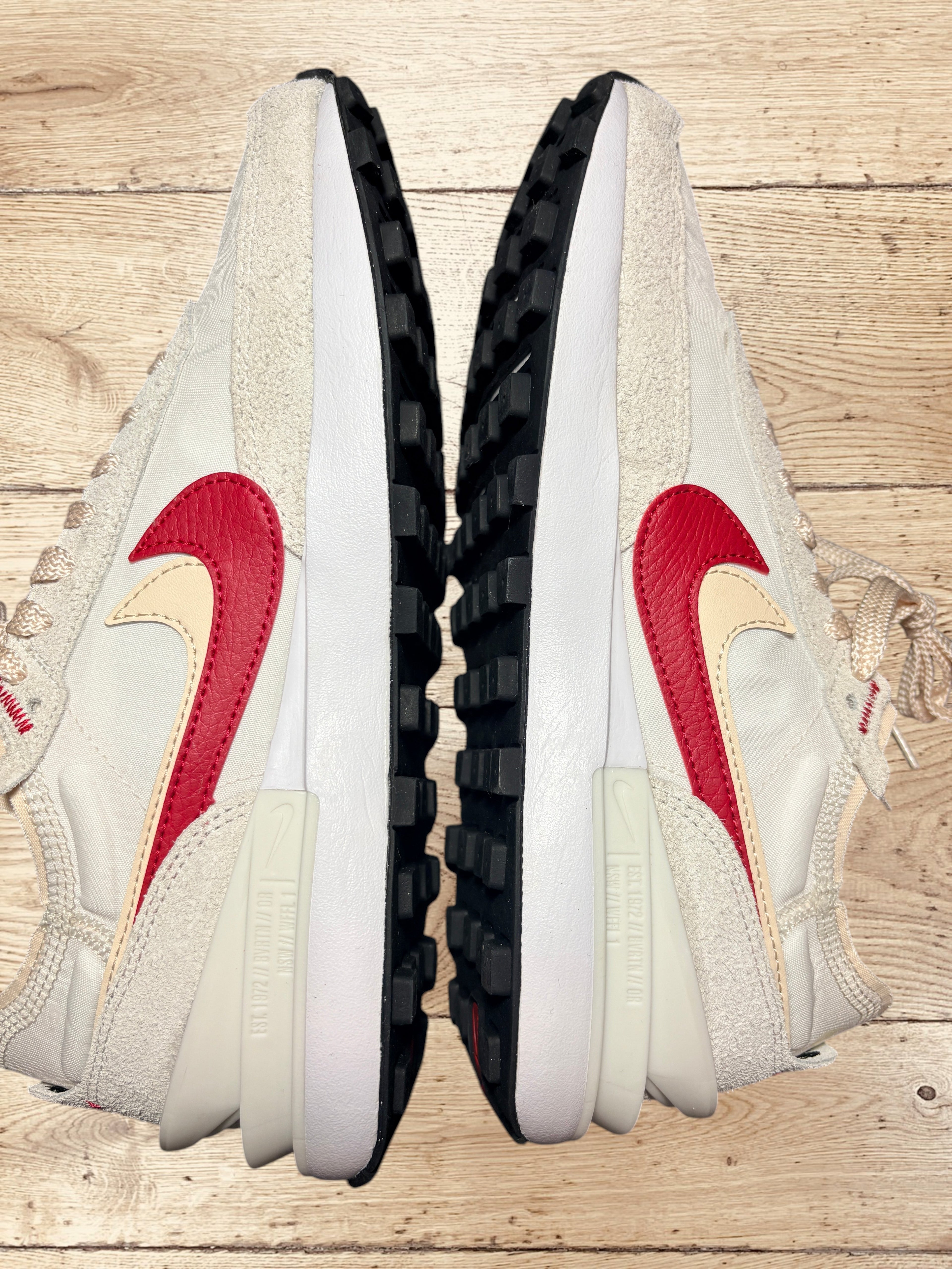 Nike Waffle One SE "Cream/Red" – Neuves avec boîte – Pointure 40 (US 8.5 W)