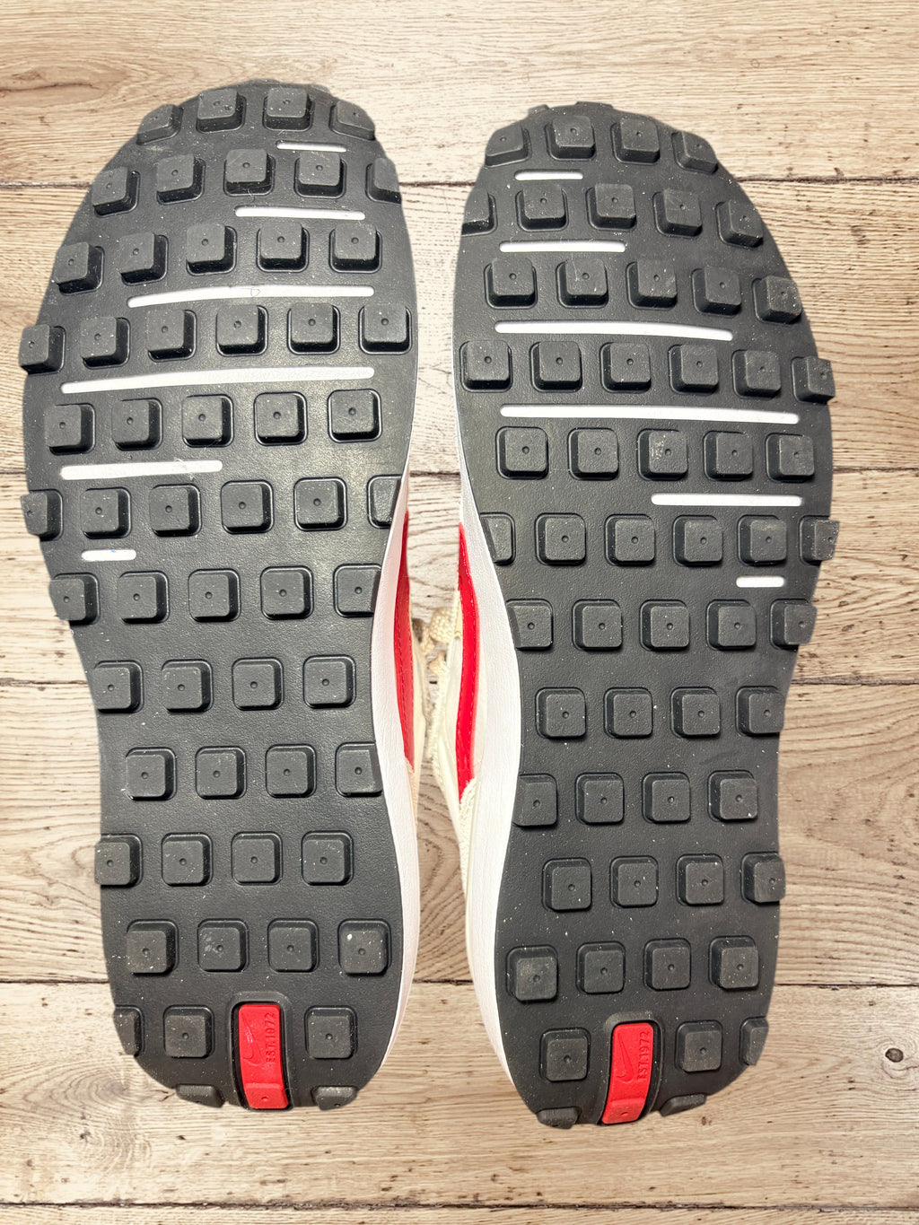 Nike Waffle One SE "Cream/Red" – Neuves avec boîte – Pointure 40 (US 8.5 W)