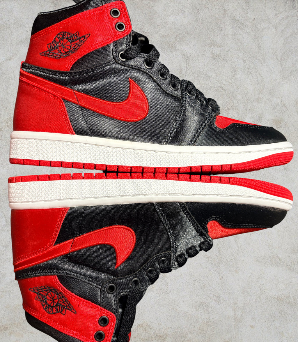 Air Jordan 1 High OG Satin Bred – Taille 36.5 (Neuve)