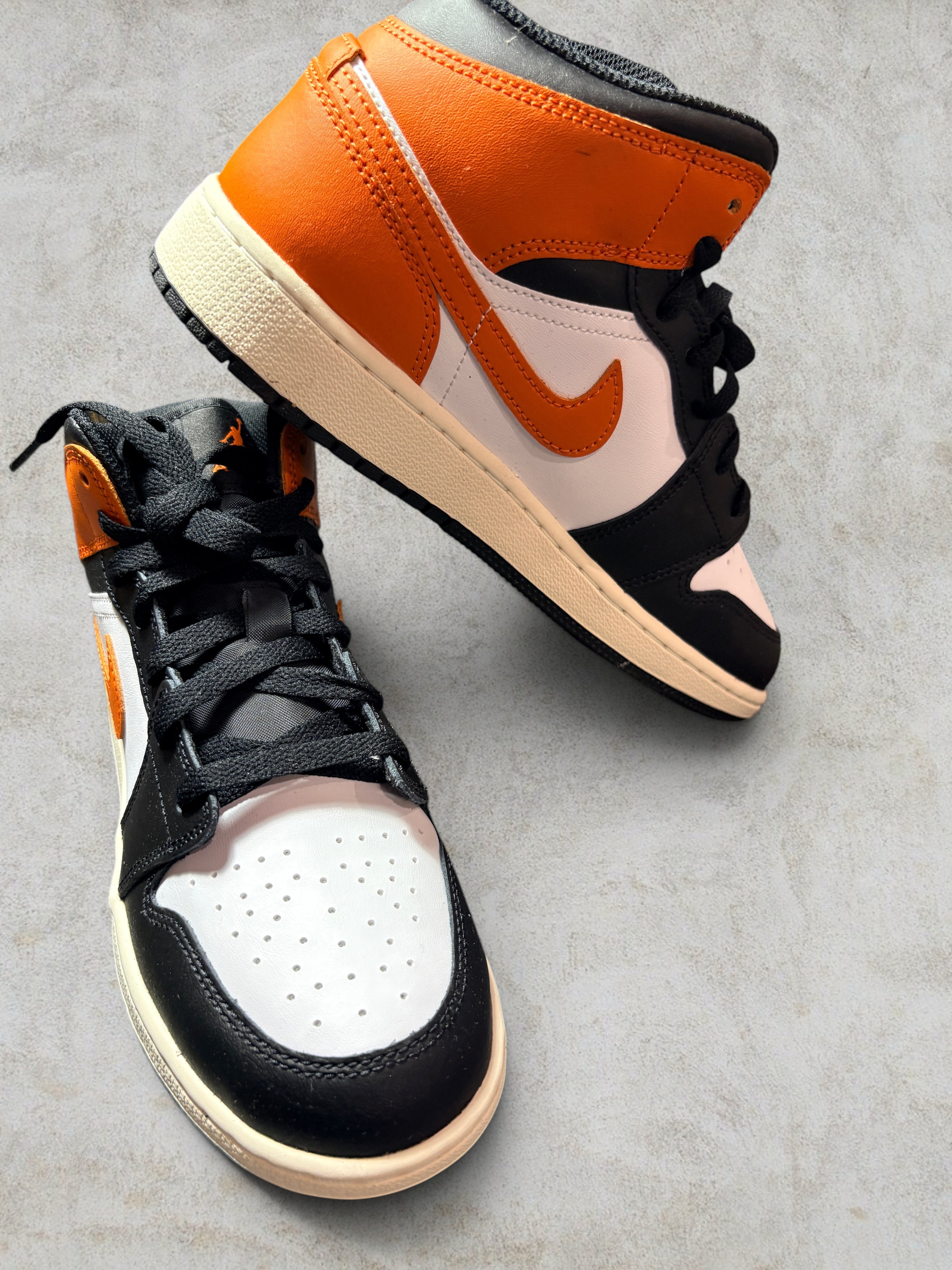 Air Jordan 1 Mid GS Black Toe Starfish – Taille 38.5 (Neuve)
