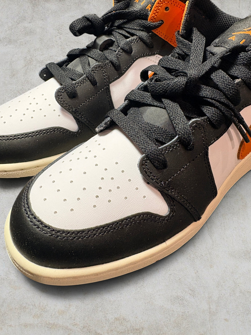 Air Jordan 1 Mid GS Black Toe Starfish – Taille 38.5 (Neuve)