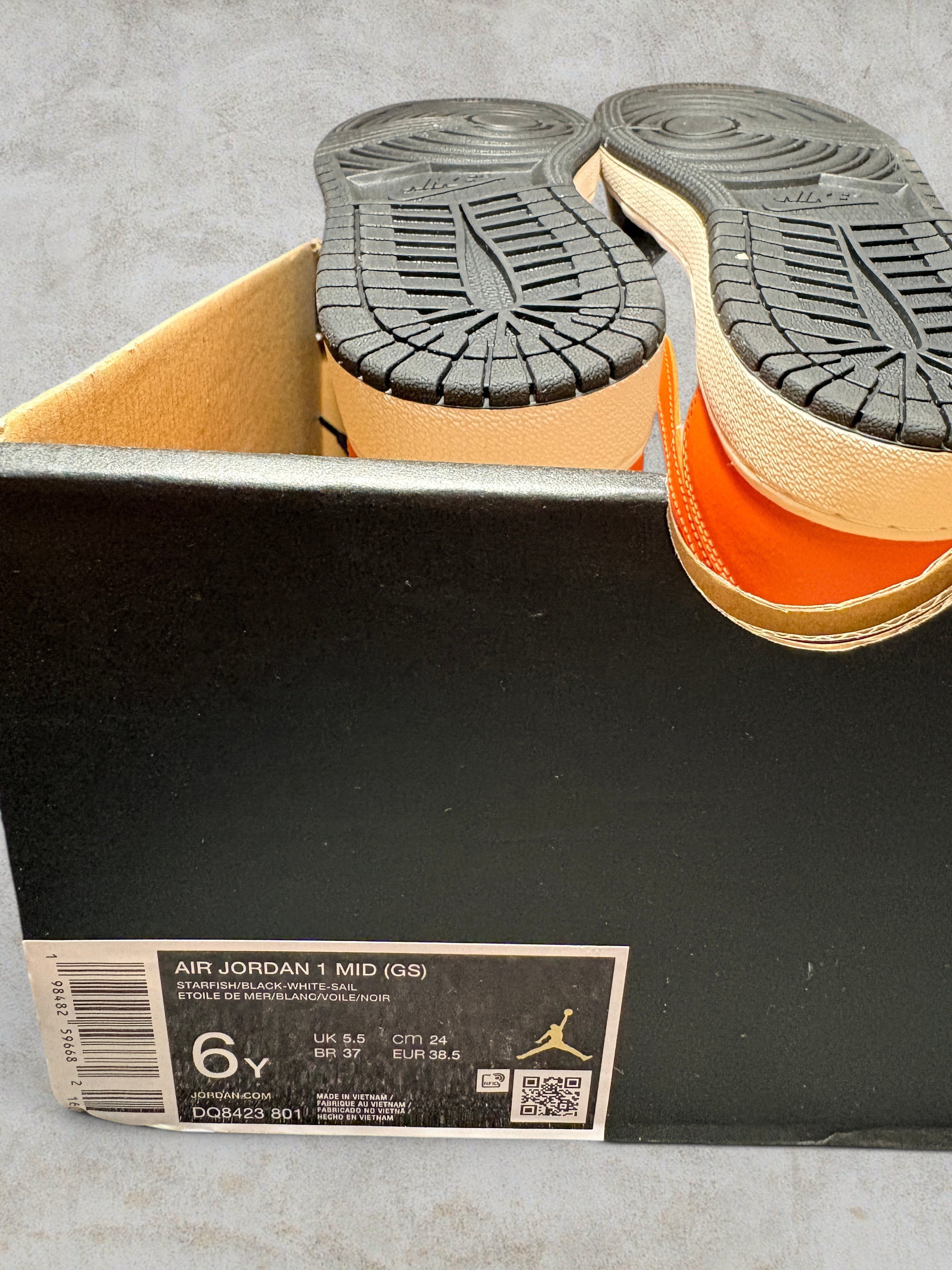 Air Jordan 1 Mid GS Black Toe Starfish – Taille 38.5 (Neuve)