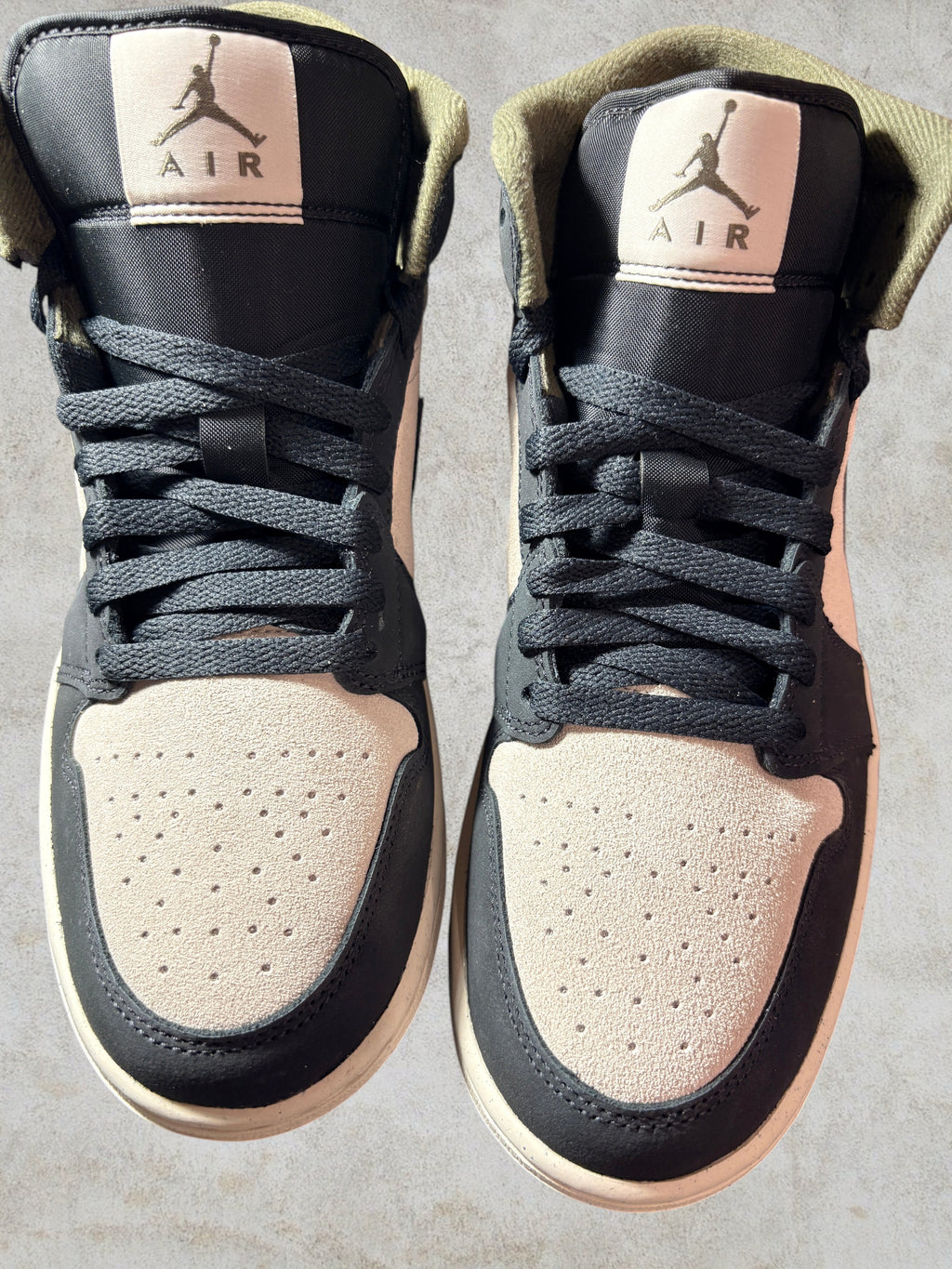Air Jordan 1 Mid SE Light Orewood BRN/Off Noir Medium Olive – Taille 39 (Neuve)