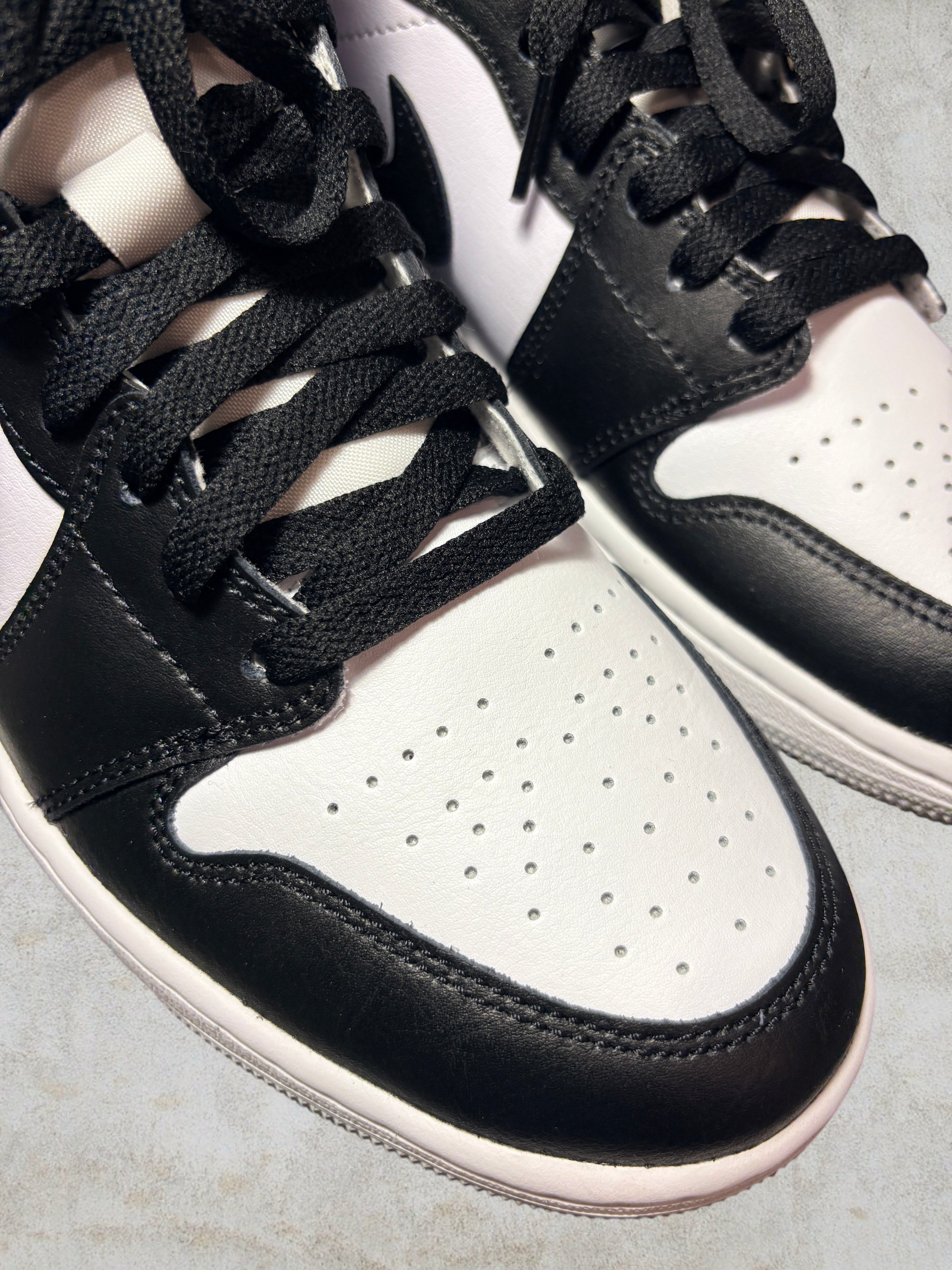 Air Jordan 1 Mid Barons – Taille 42.5 (Neuve)