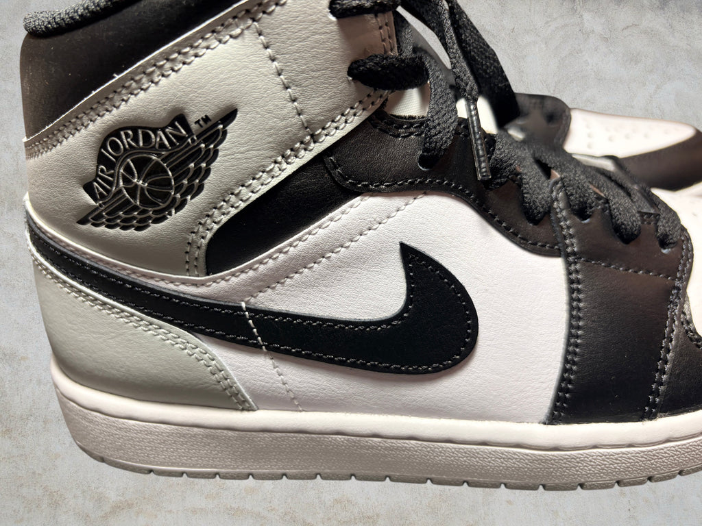 Air Jordan 1 Mid Barons – Taille 42.5 (Neuve)