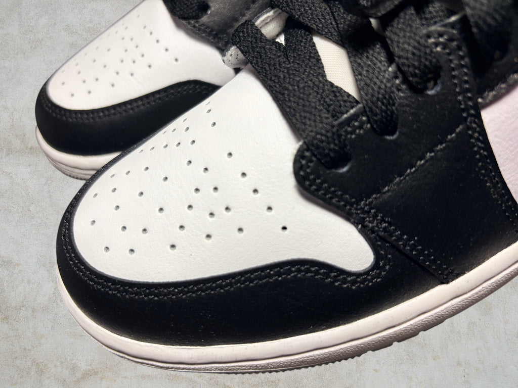 Air Jordan 1 Mid Barons – Taille 42.5 (Neuve)