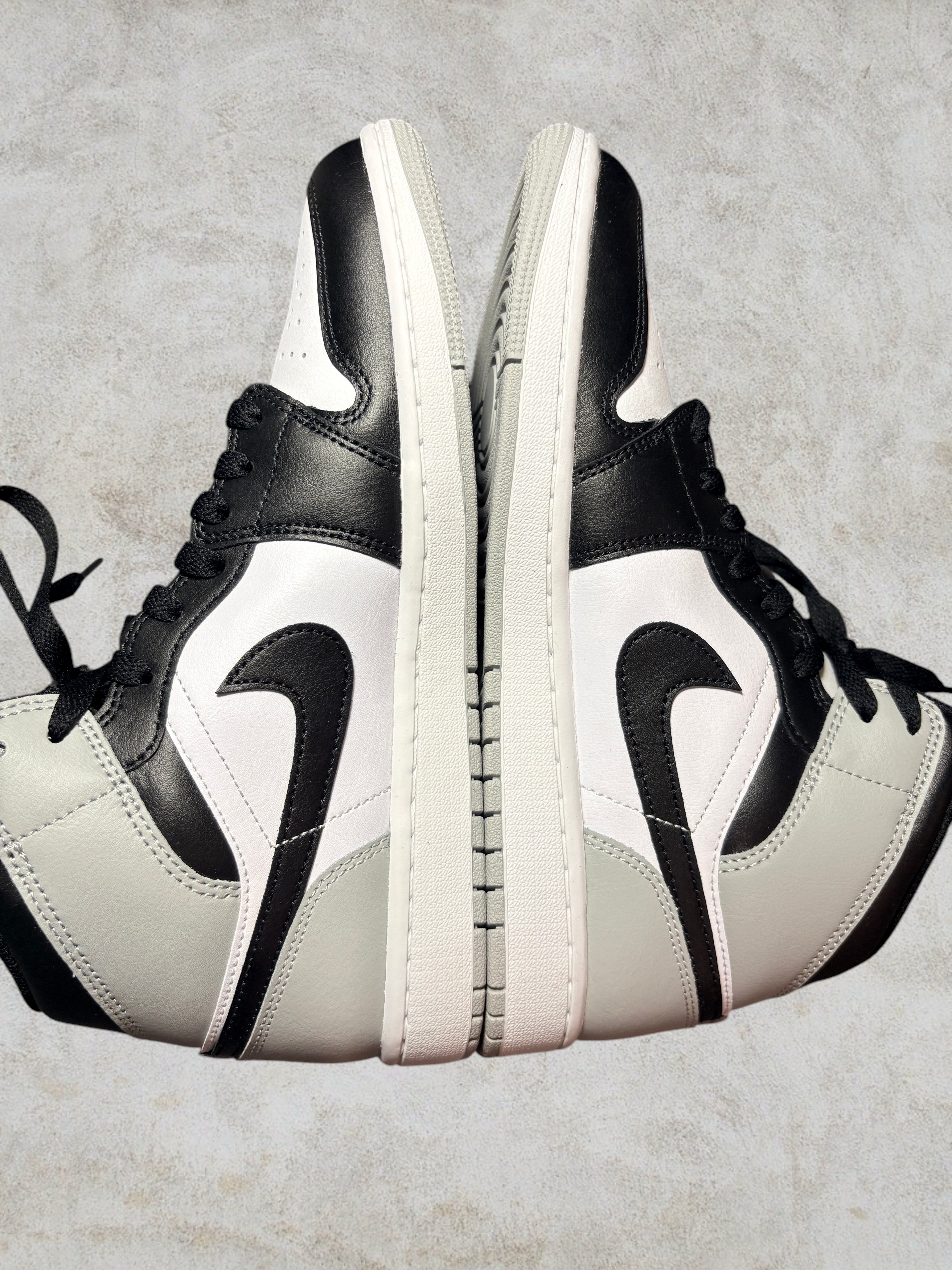 Air Jordan 1 Mid Barons – Taille 42.5 (Neuve)