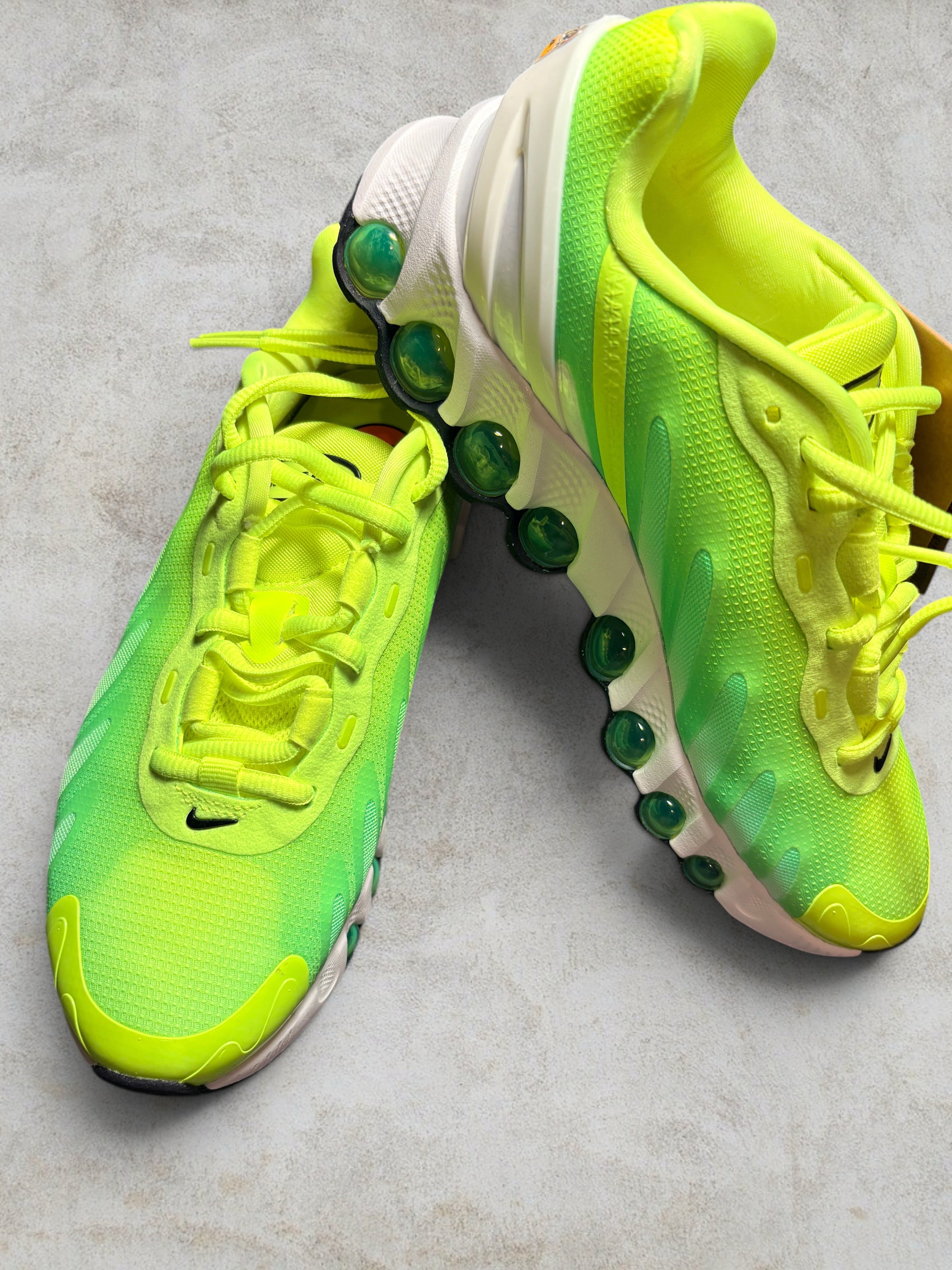 Nike Air Max DN8 - Vert / Volt - Taille 36.5 - Neuves