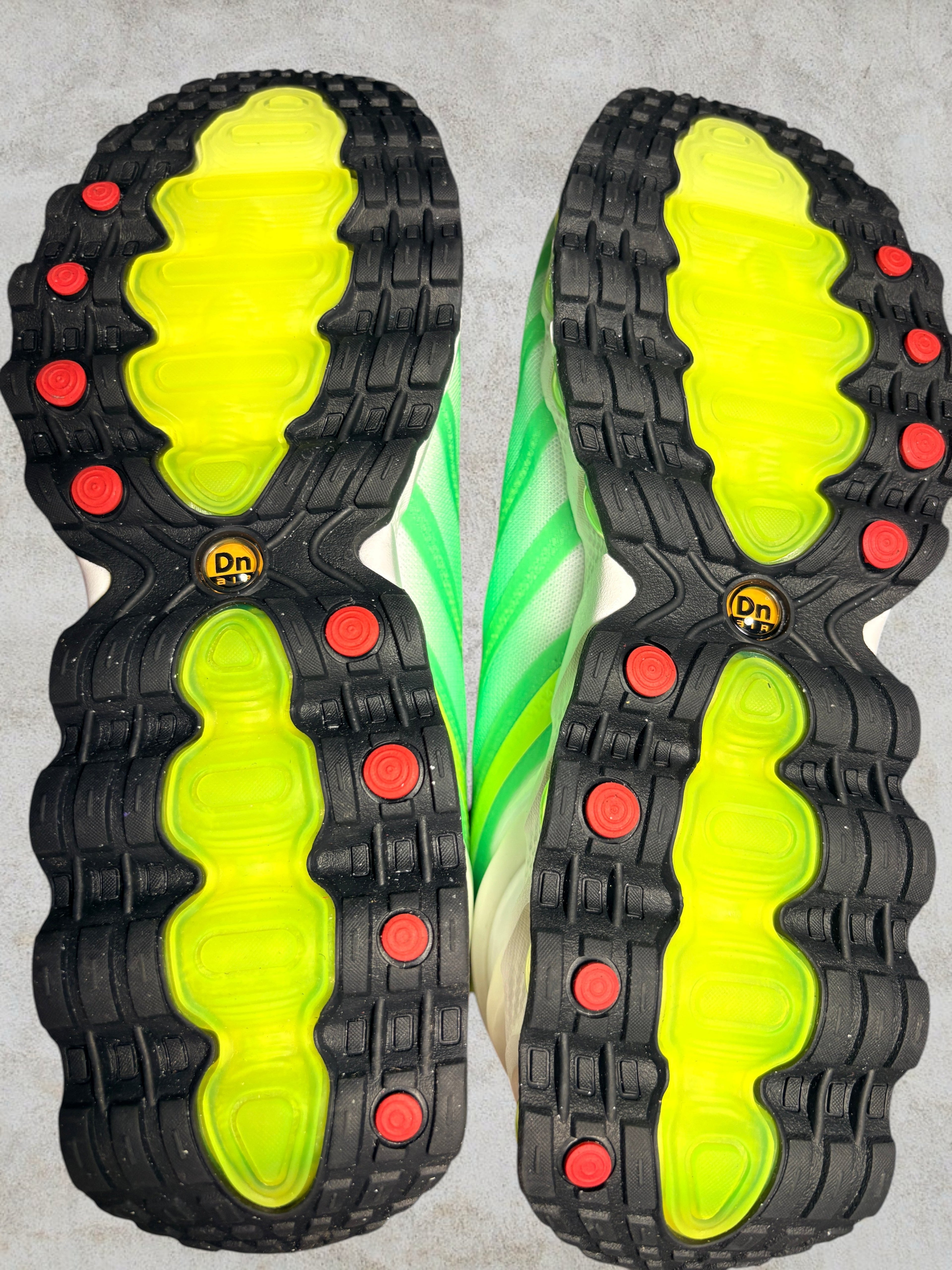 Nike Air Max DN8 - Vert / Volt - Taille 36.5 - Neuves