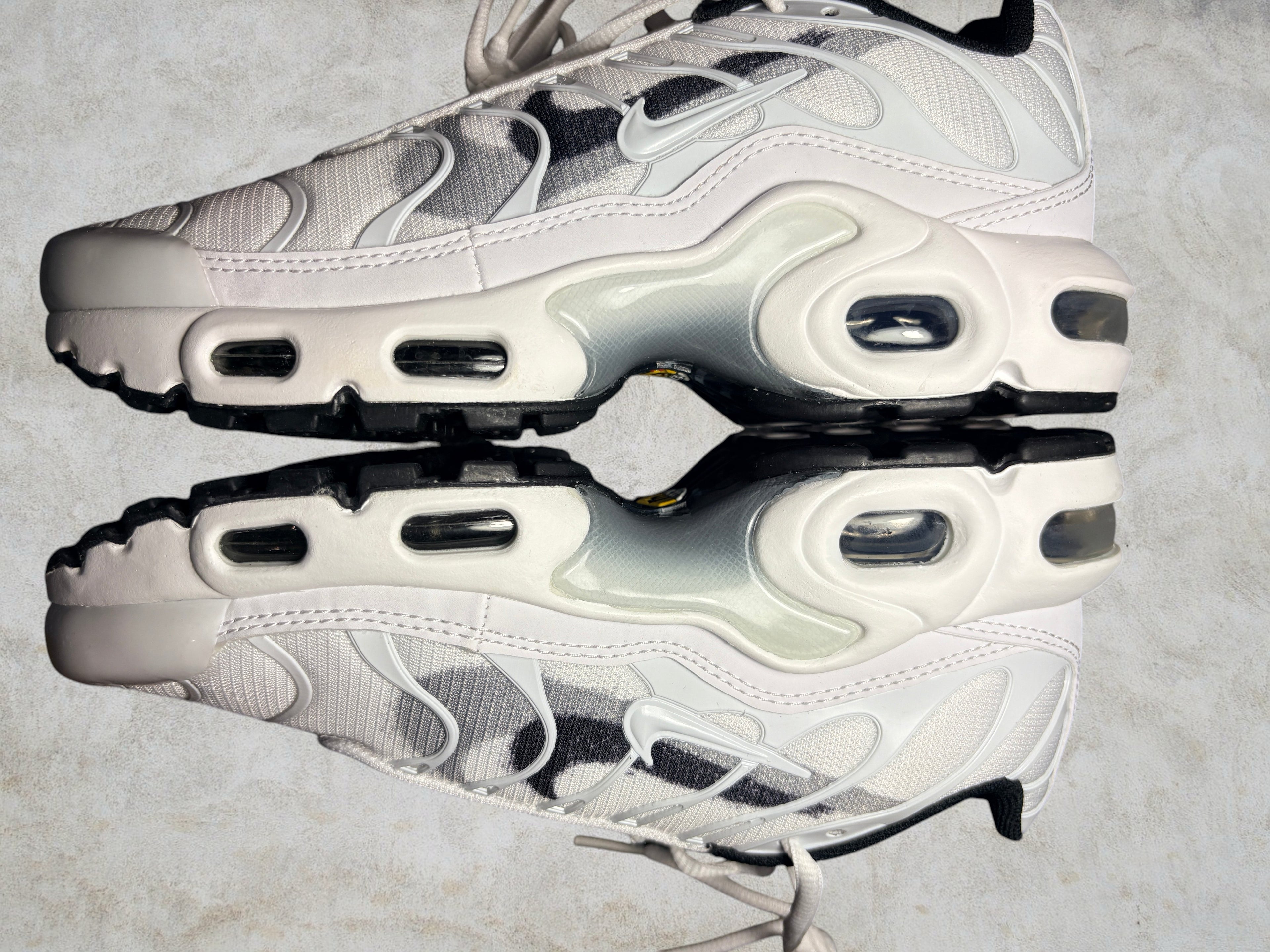 Nike Air Max Plus (TN) GS "White Cool Grey" – Taille 35.5 (Neuve)