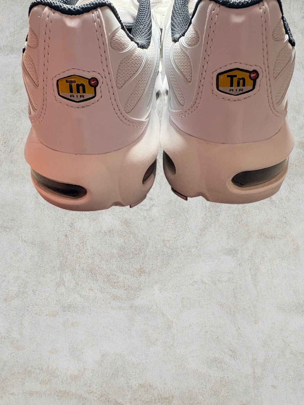 Nike Air Max Plus (TN) GS "White Cool Grey" – Taille 35.5 (Neuve)