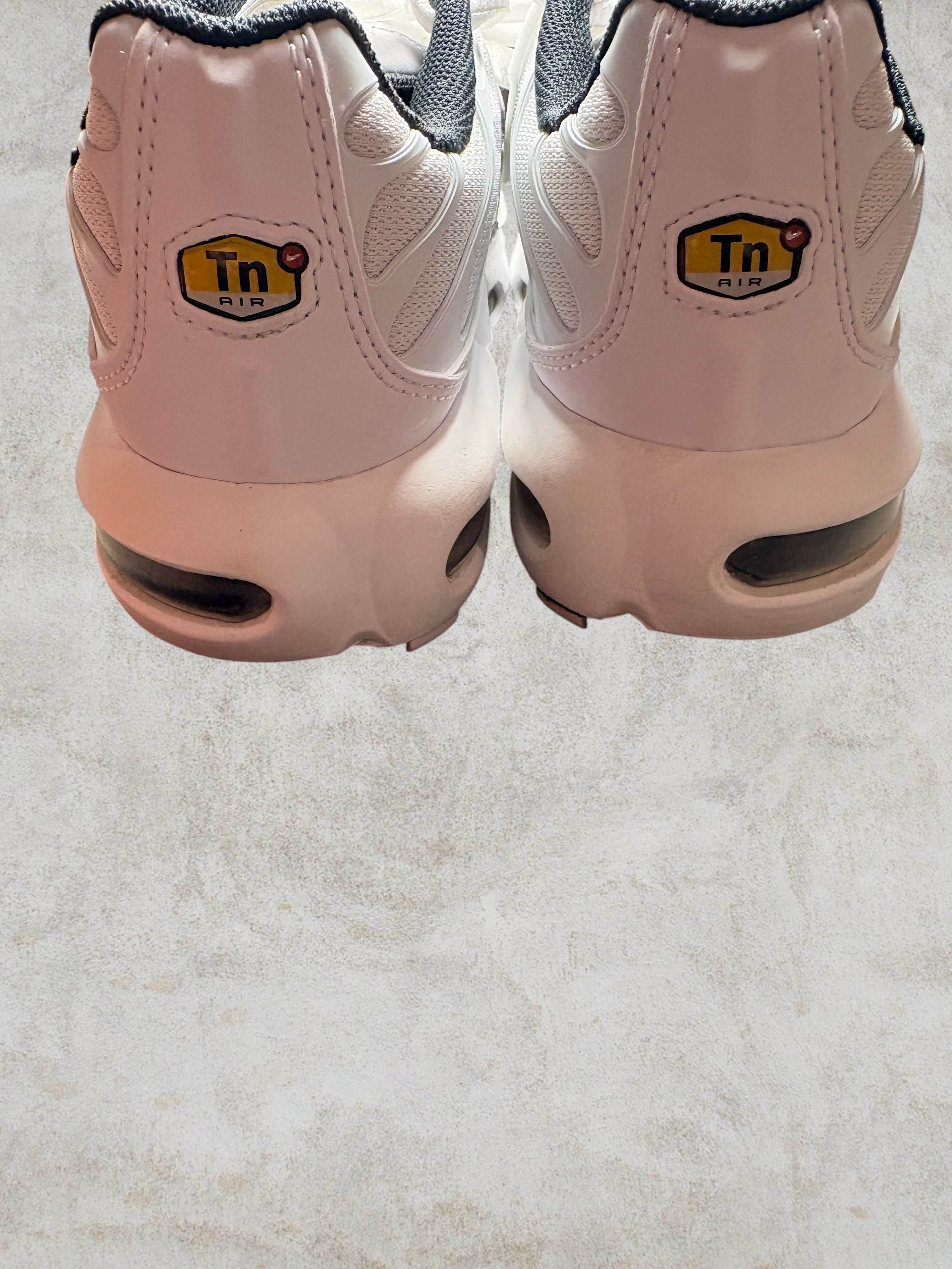 Nike Air Max Plus (TN) GS "White Cool Grey" – Taille 35.5 (Neuve)