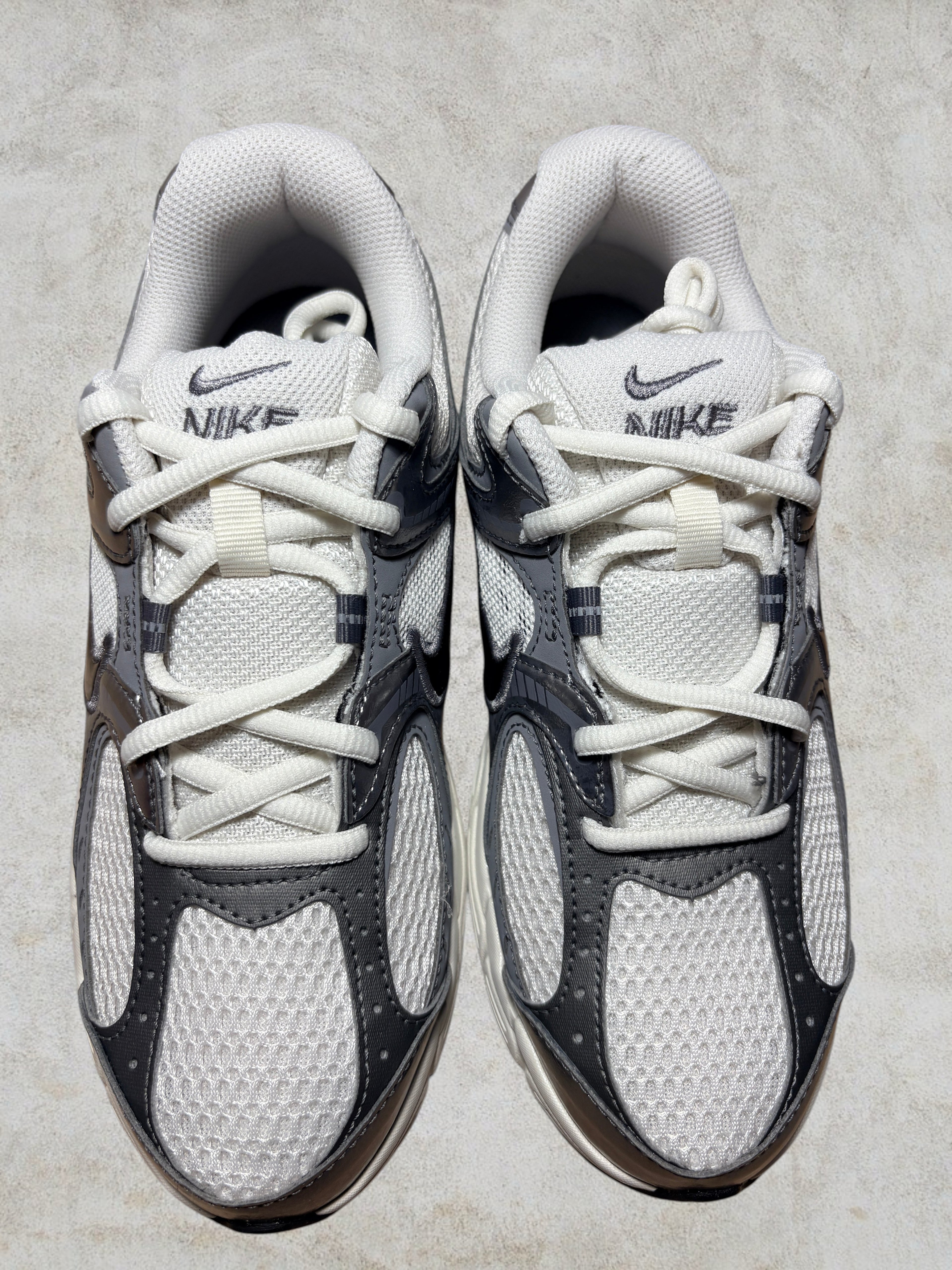 Baskets Style Y2K Sport Nike V5 RNR (GS) T 38,5 Modèle Enfant/Ado (Grade School) Neuf avec boîte