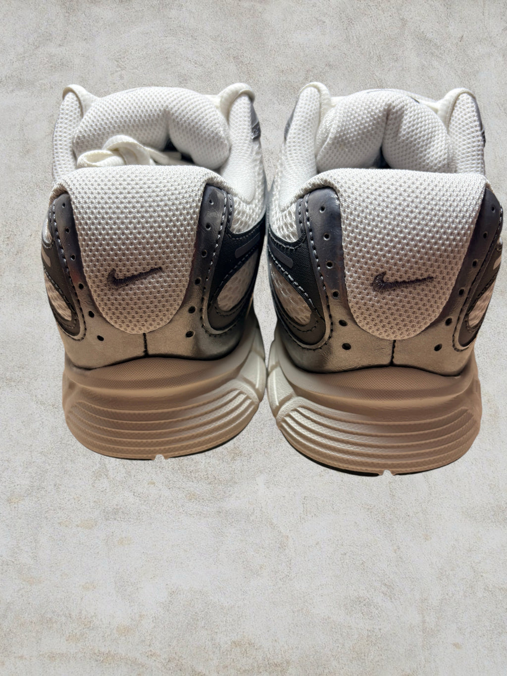 Baskets Style Y2K Sport Nike V5 RNR (GS) T 38,5 Modèle Enfant/Ado (Grade School) Neuf avec boîte