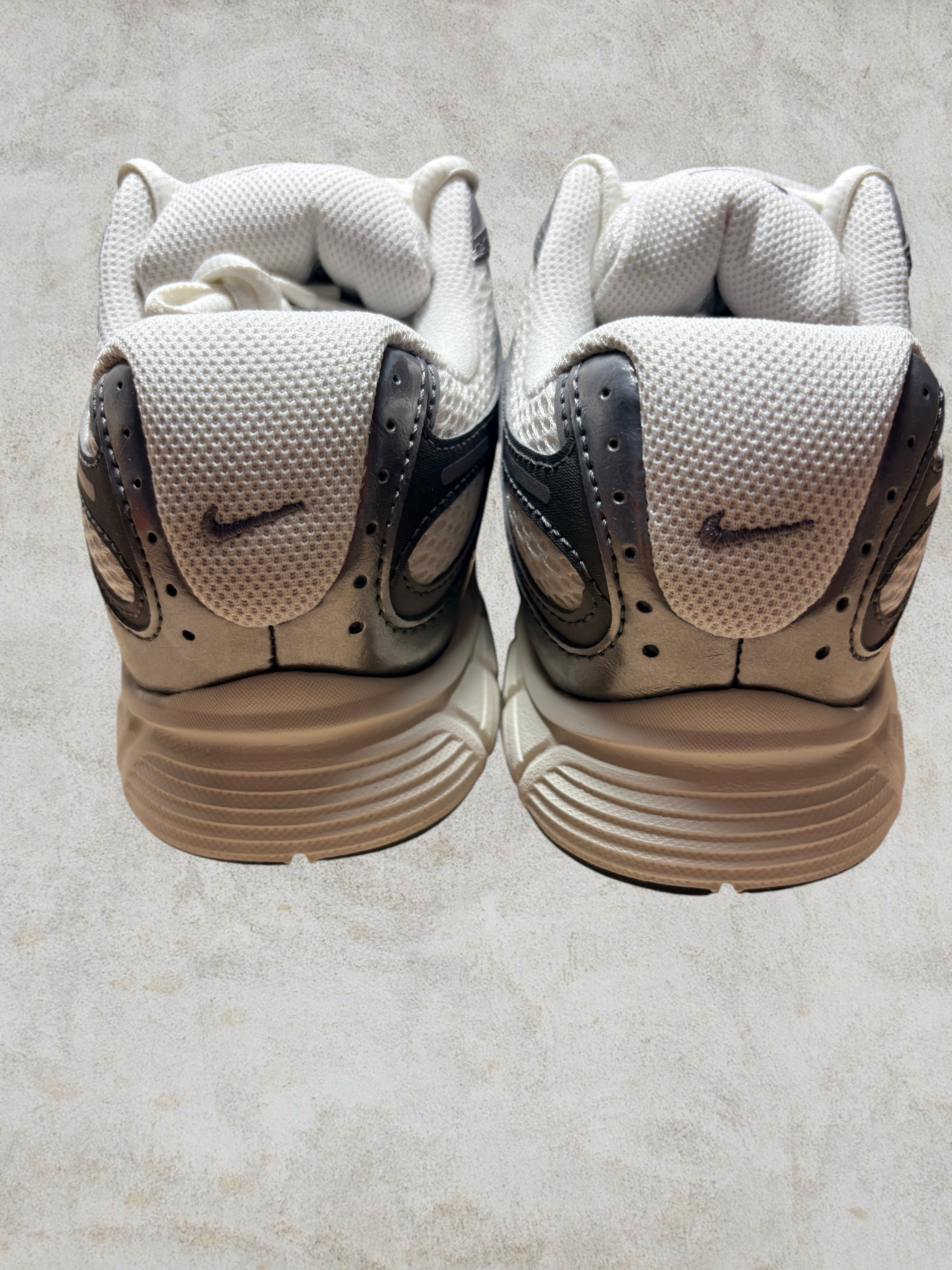 Baskets Style Y2K Sport Nike V5 RNR (GS) T 38,5 Modèle Enfant/Ado (Grade School) Neuf avec boîte