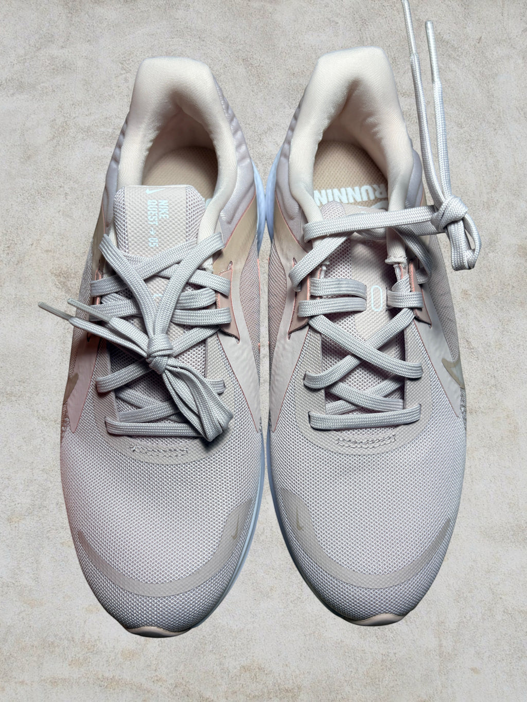 Nike Quest 5 Barely Rose - Pointure 38.5 - Neuve