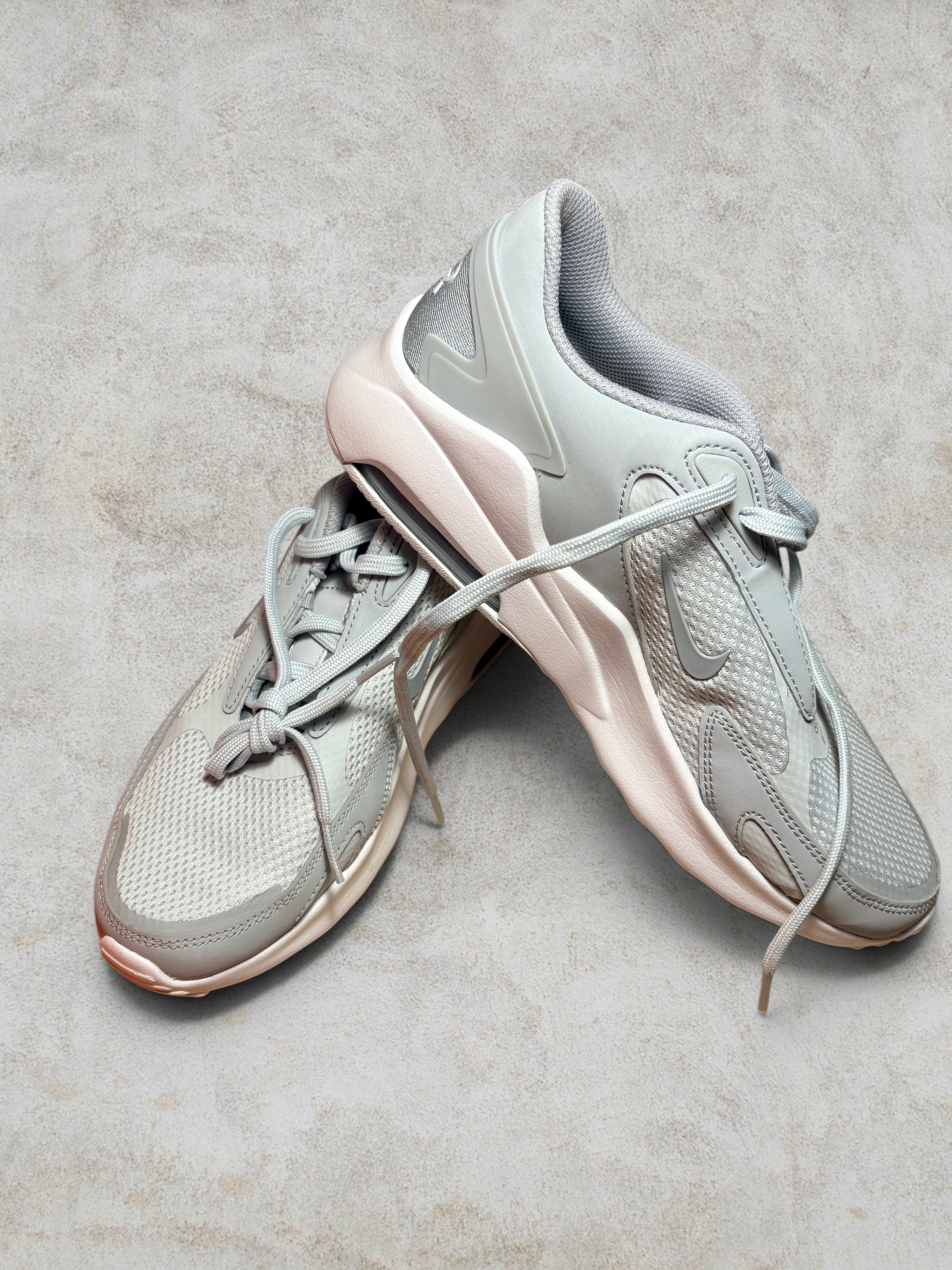 Basket Air Max  AM Bolt Gris Clair Pointure 40 Neuve