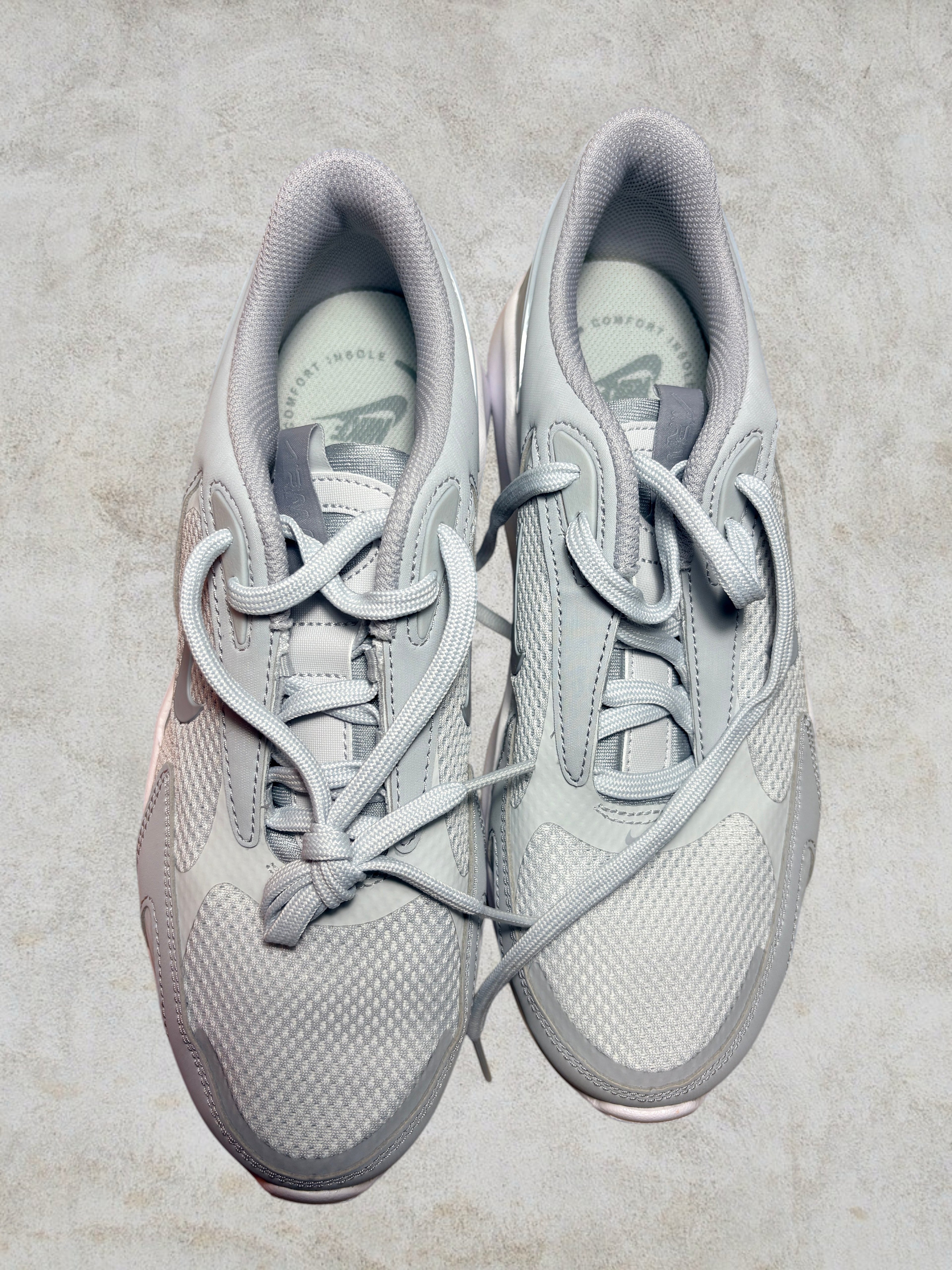 Basket Air Max  AM Bolt Gris Clair Pointure 40 Neuve