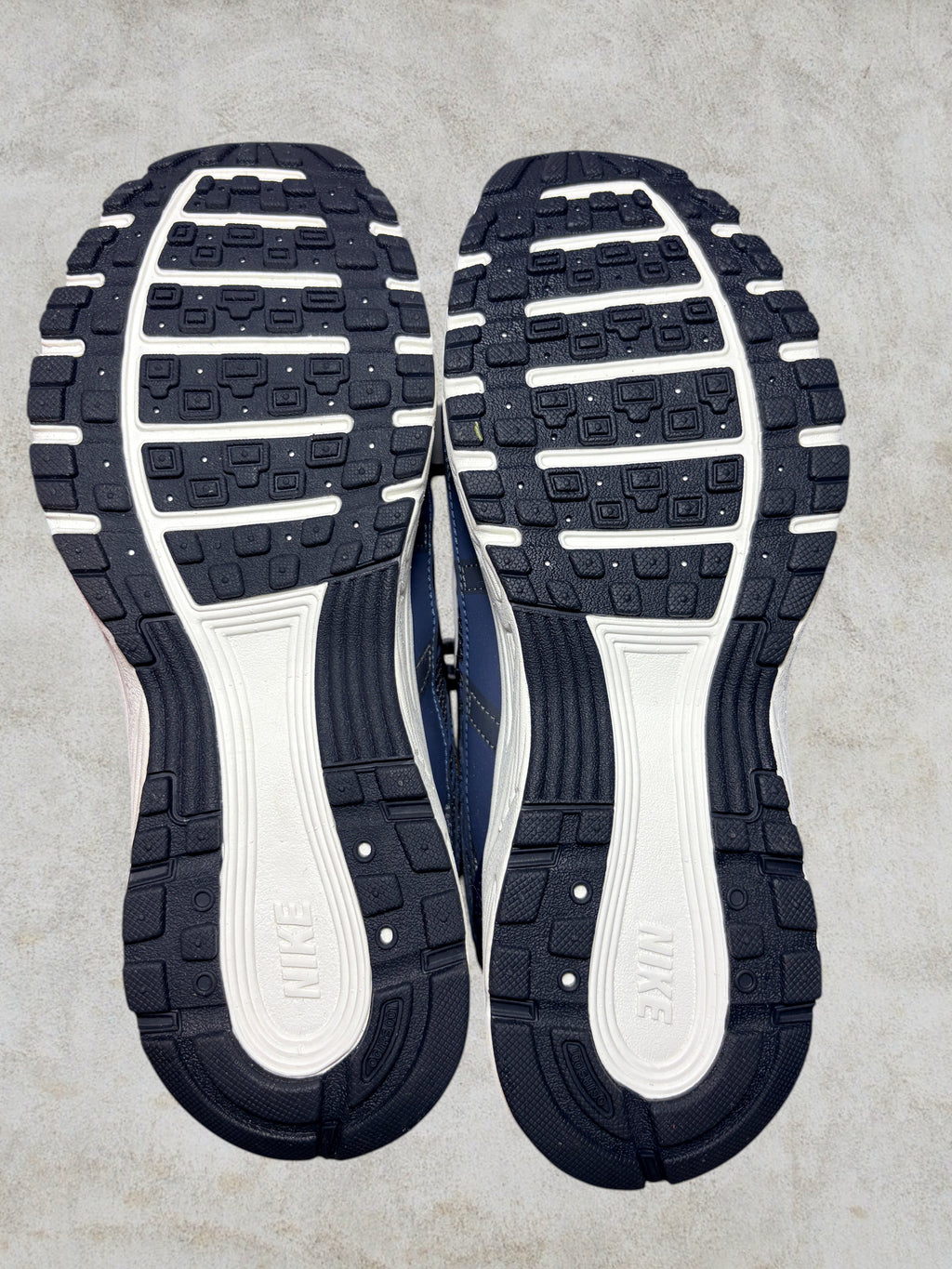 Baskets Style Rétro Running P-6000 – Bleu Marine / Gris – T38.5