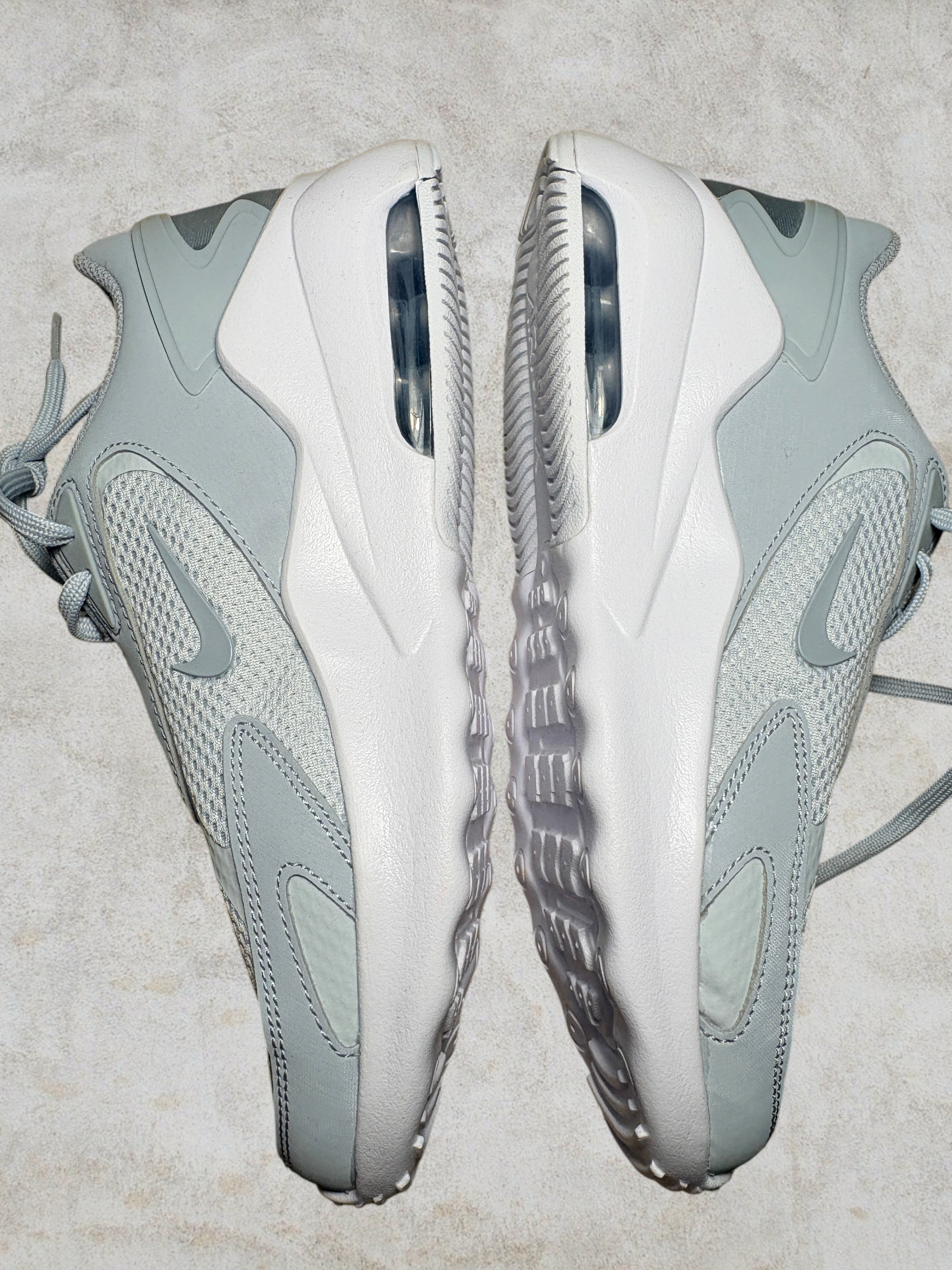Basket Air Max  AM Bolt Gris Clair Pointure 40 Neuve