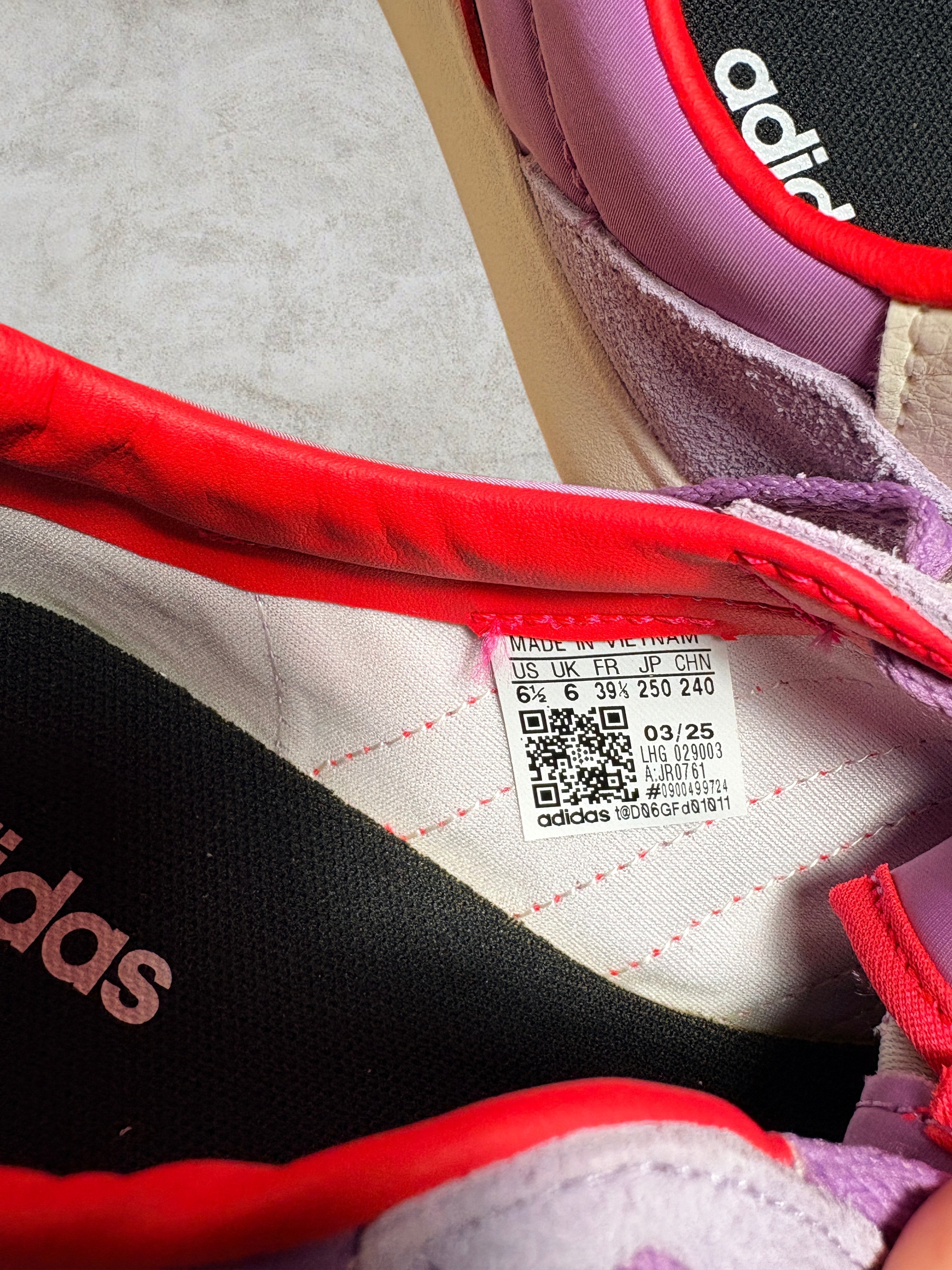 Adidas Barreda Decode J – Violet/Rouge – Taille 39 1/3 (Neuve avec boîte)