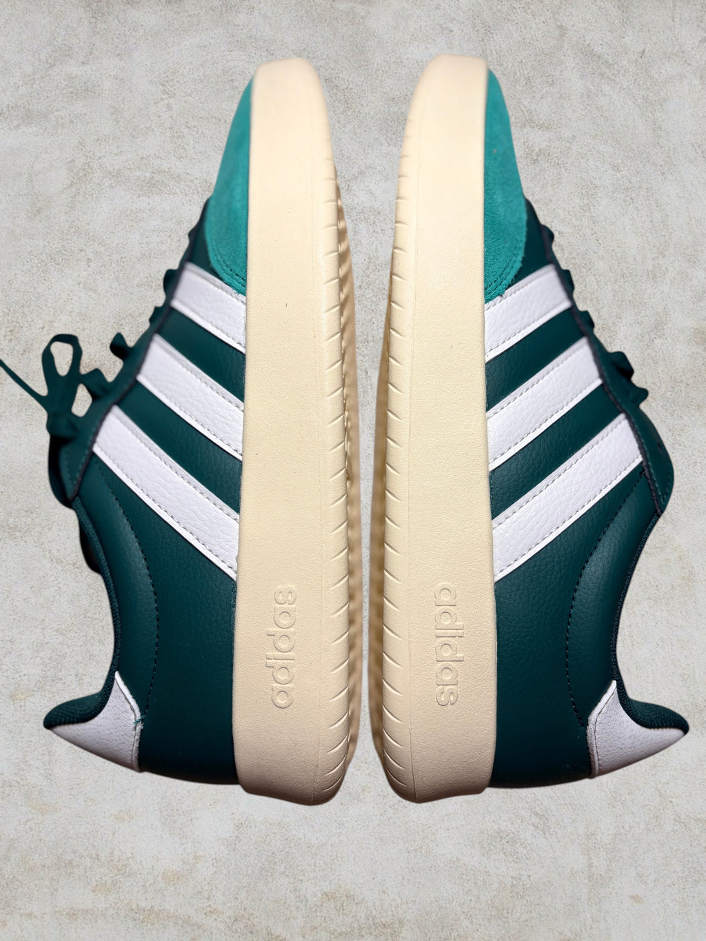 Adidas Barreda Collegiate Green – Taille 43 1/3 – Neuve en boîte