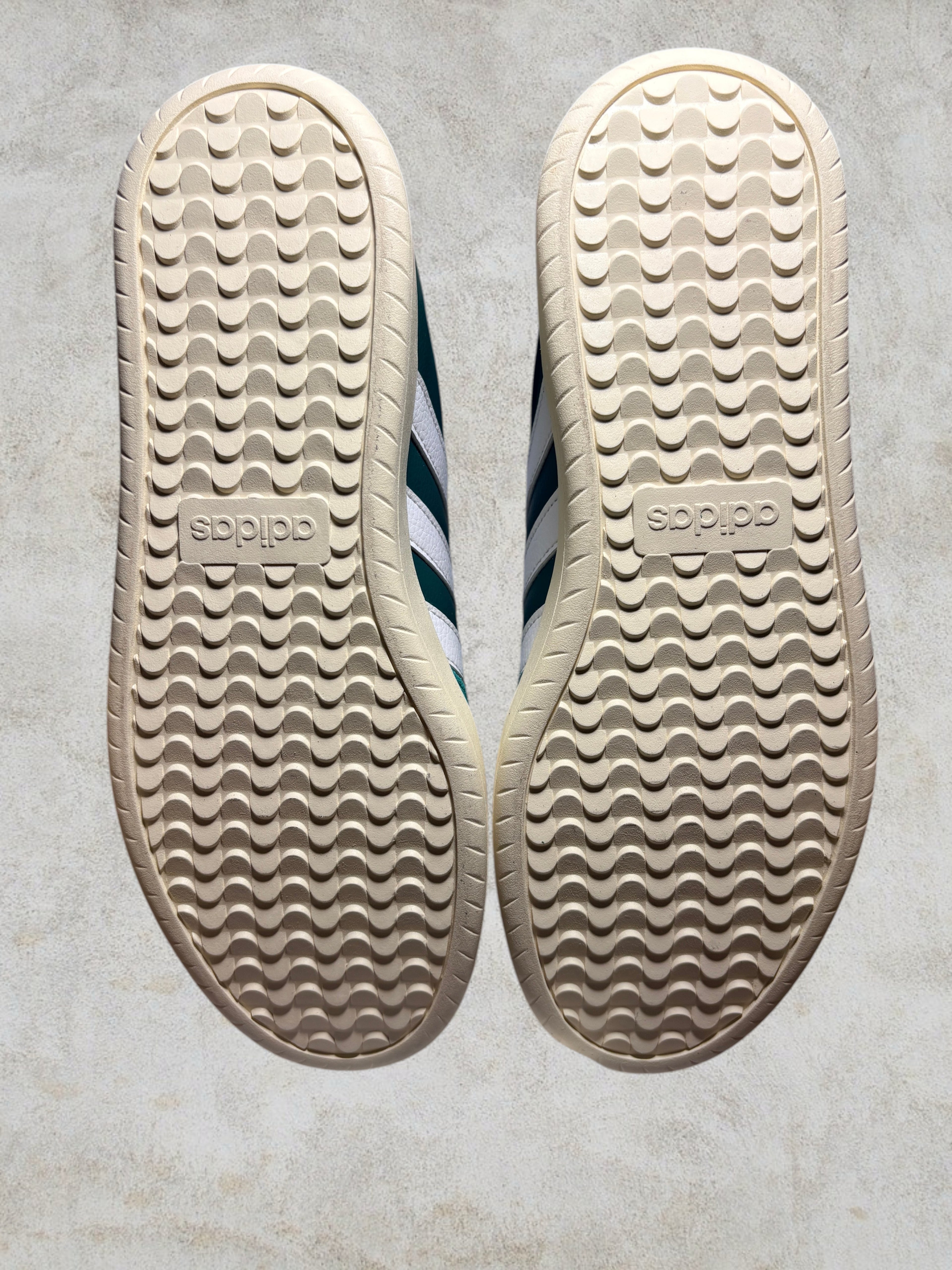 Adidas Barreda Collegiate Green – Taille 43 1/3 – Neuve en boîte