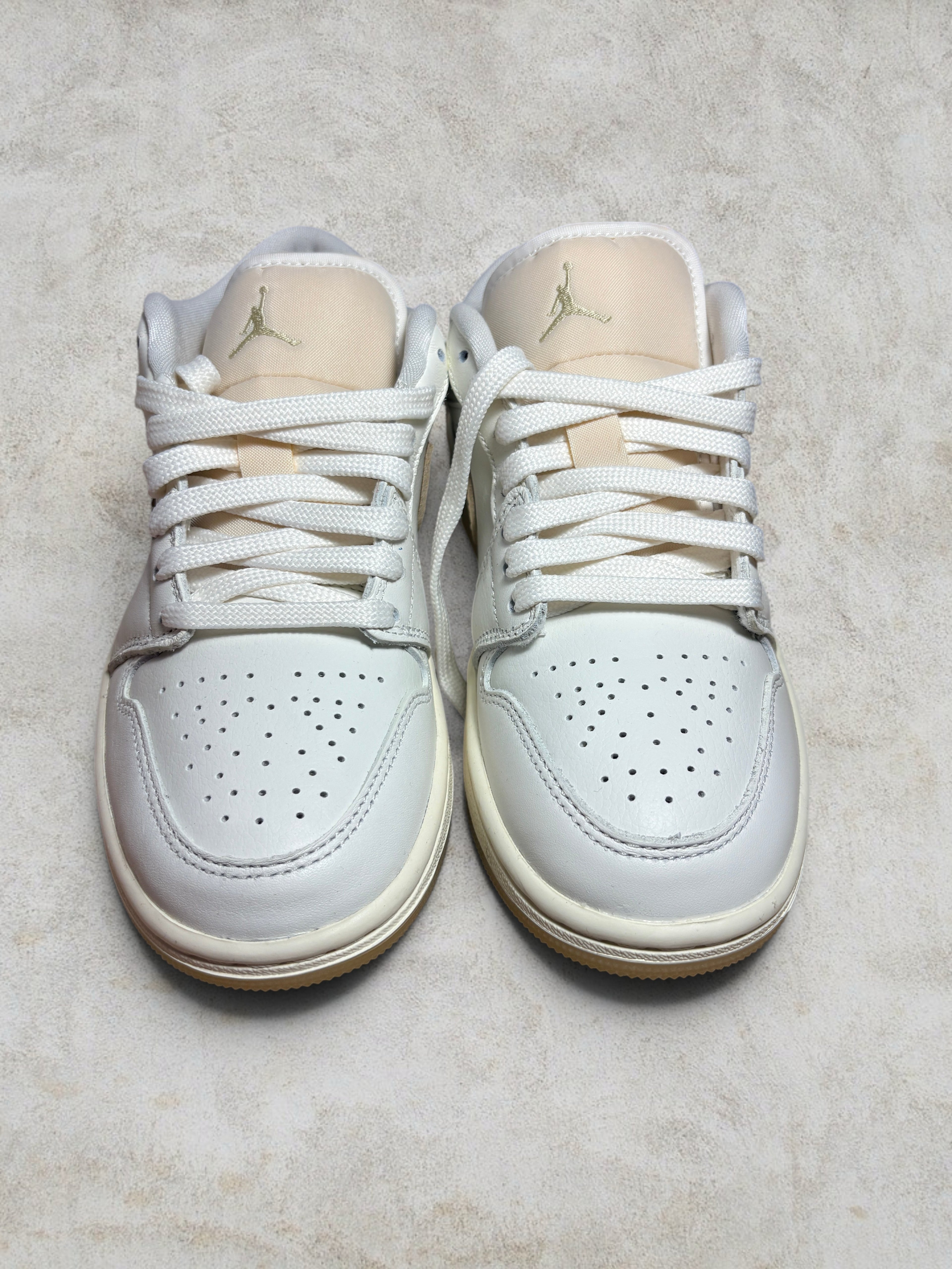 Air Jordan 1 Low SE Metallic Team Gold (Femme) – Neuve