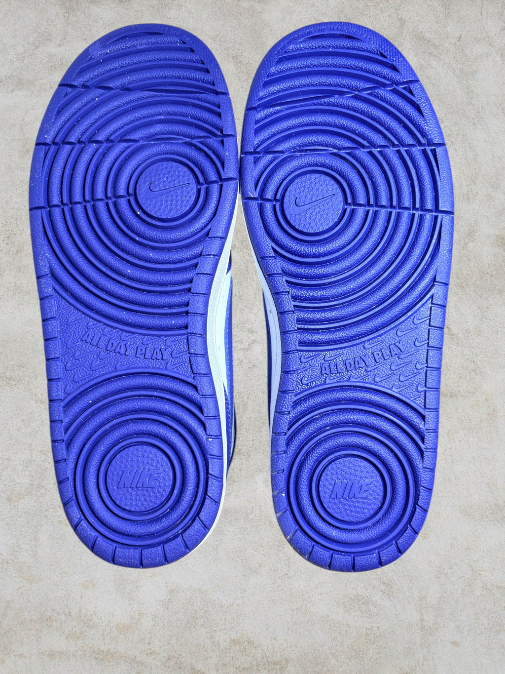 Baskets Nike Court Borough Mid 2 (GS) – Blanc & Bleu – Pointure 39