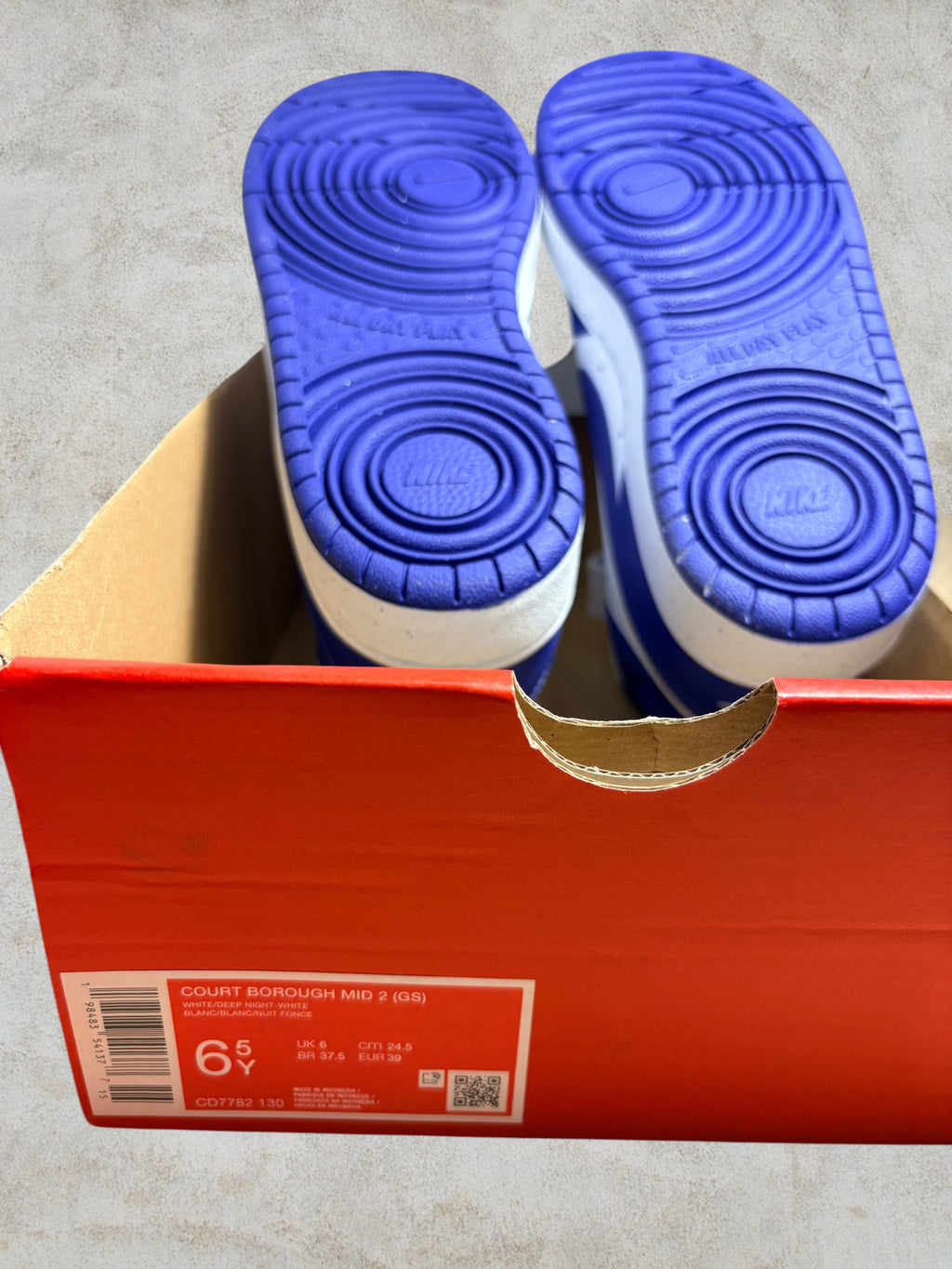 Baskets Nike Court Borough Mid 2 (GS) – Blanc & Bleu – Pointure 39