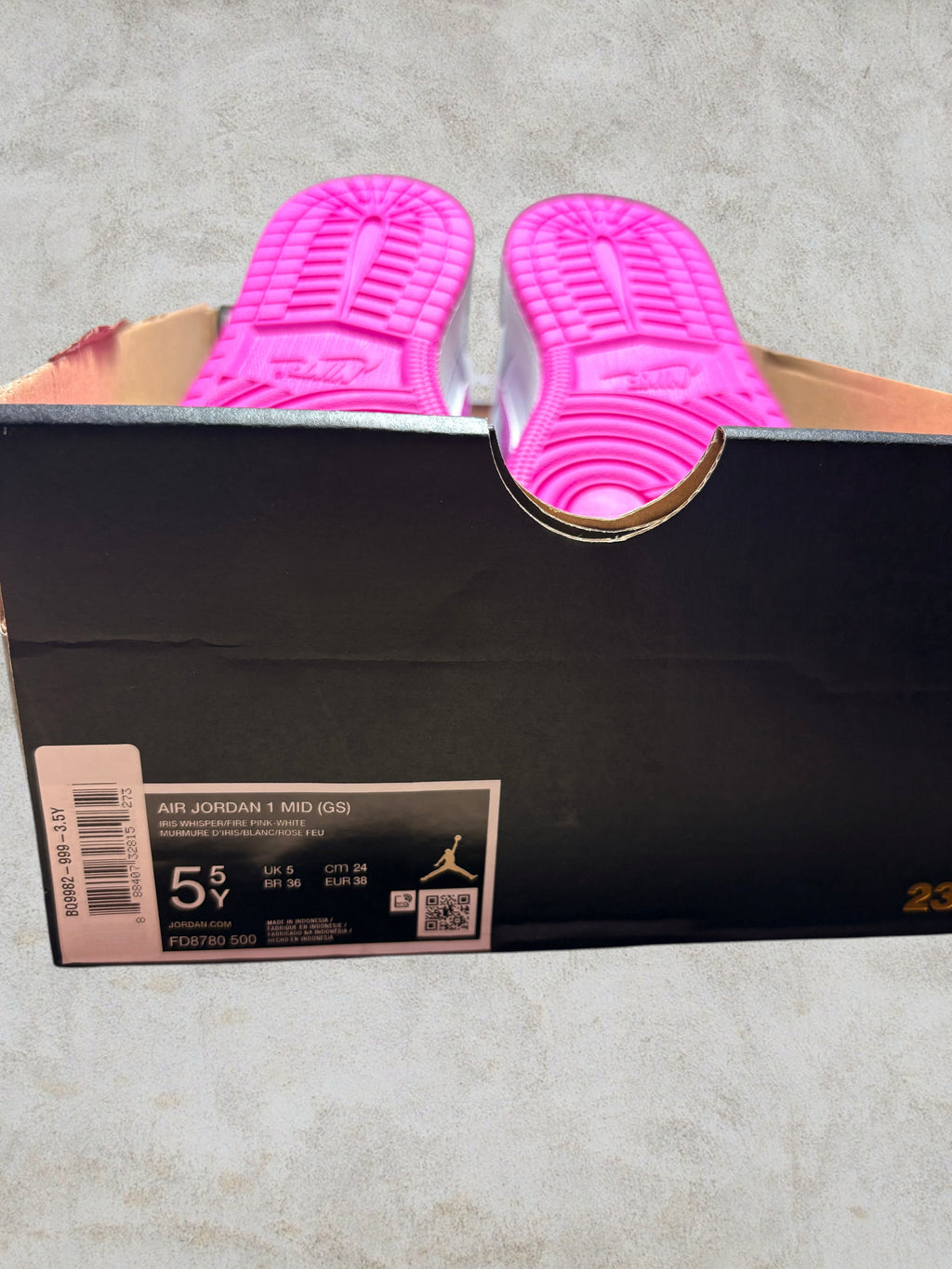 Air Jordan 1 Mid Fire Pink (GS) – Neuve – Taille 38