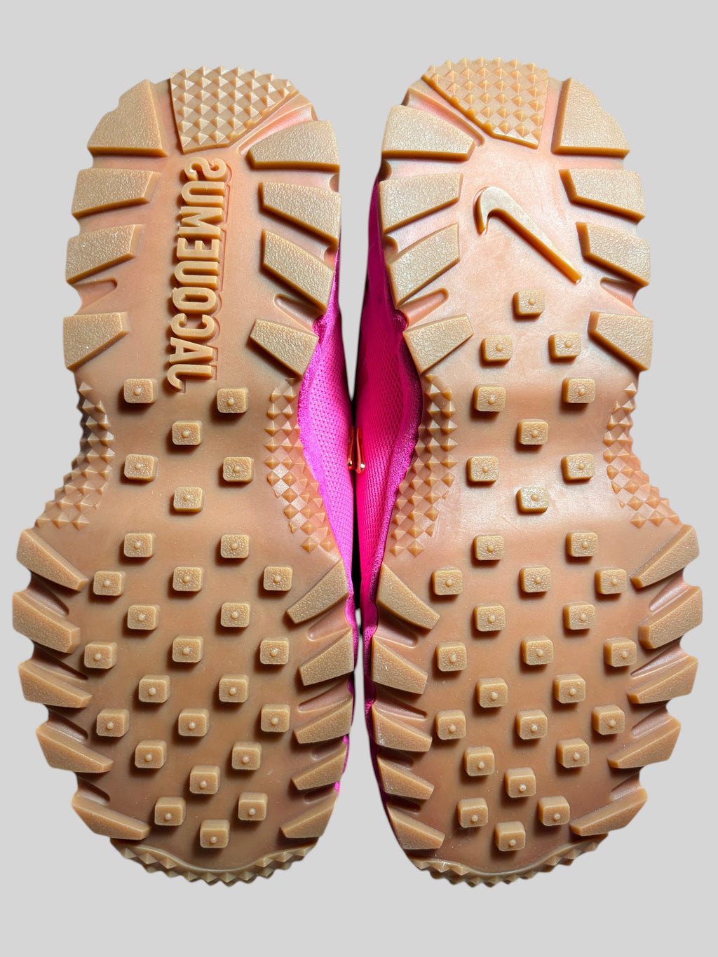 Nike Air Humara LX x Jacquemus "Pink Flash" – Taille 37,5 NIKE