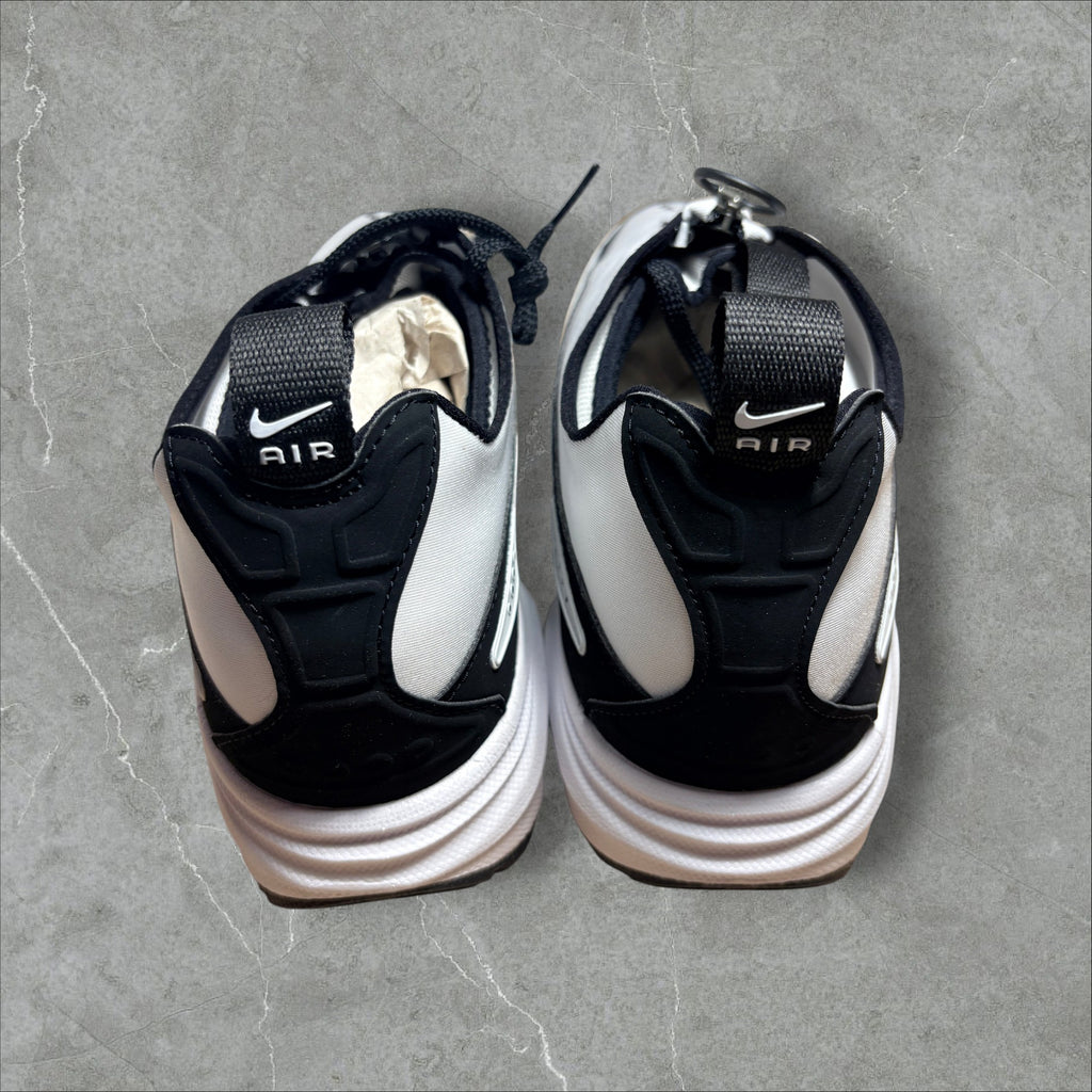Basket Nike Air Max SNDR Noir et Blanc 44.5