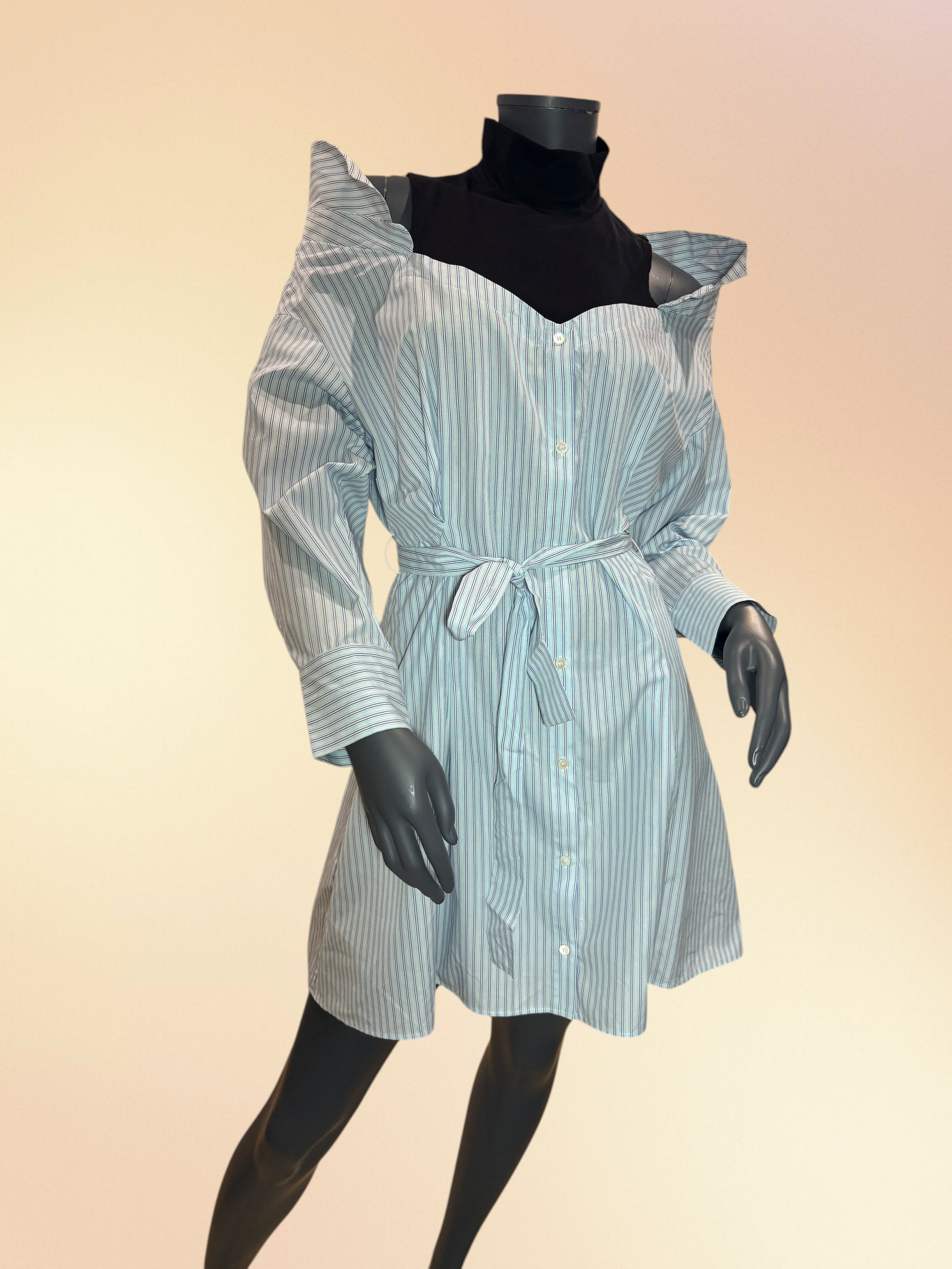 Robe-Chemise Trompe-l’Œil Maje « Riarisa » Rayée Bleu & Blanc – Neuve avec Étiquette (Taille 38)