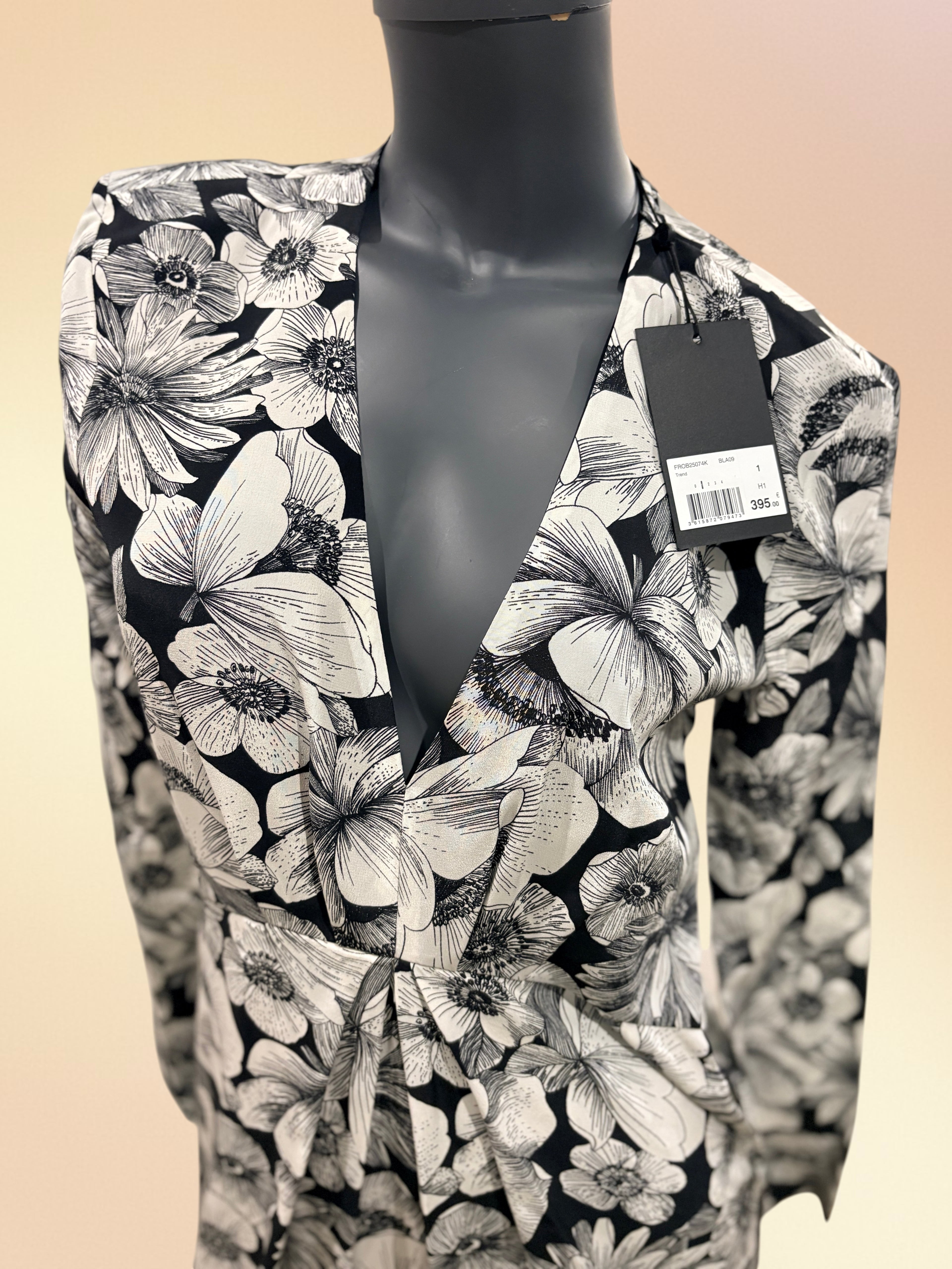 Robe Maxi en Soie Imprimé Floral Noir & Blanc – The Kooples
