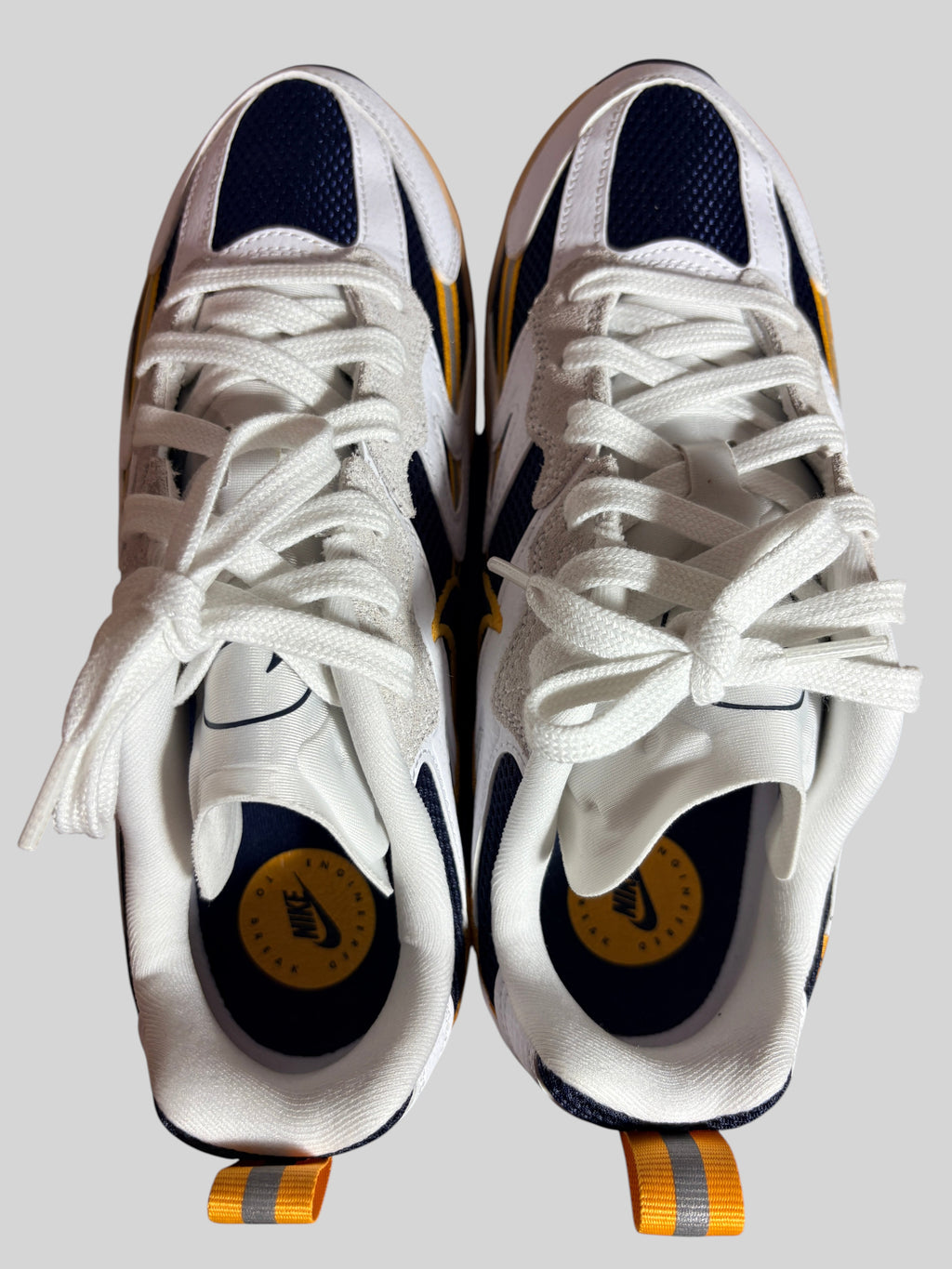 Nike - Jam - White / Midnight Navy / University Gold - Neuve avec étiquette NIKE